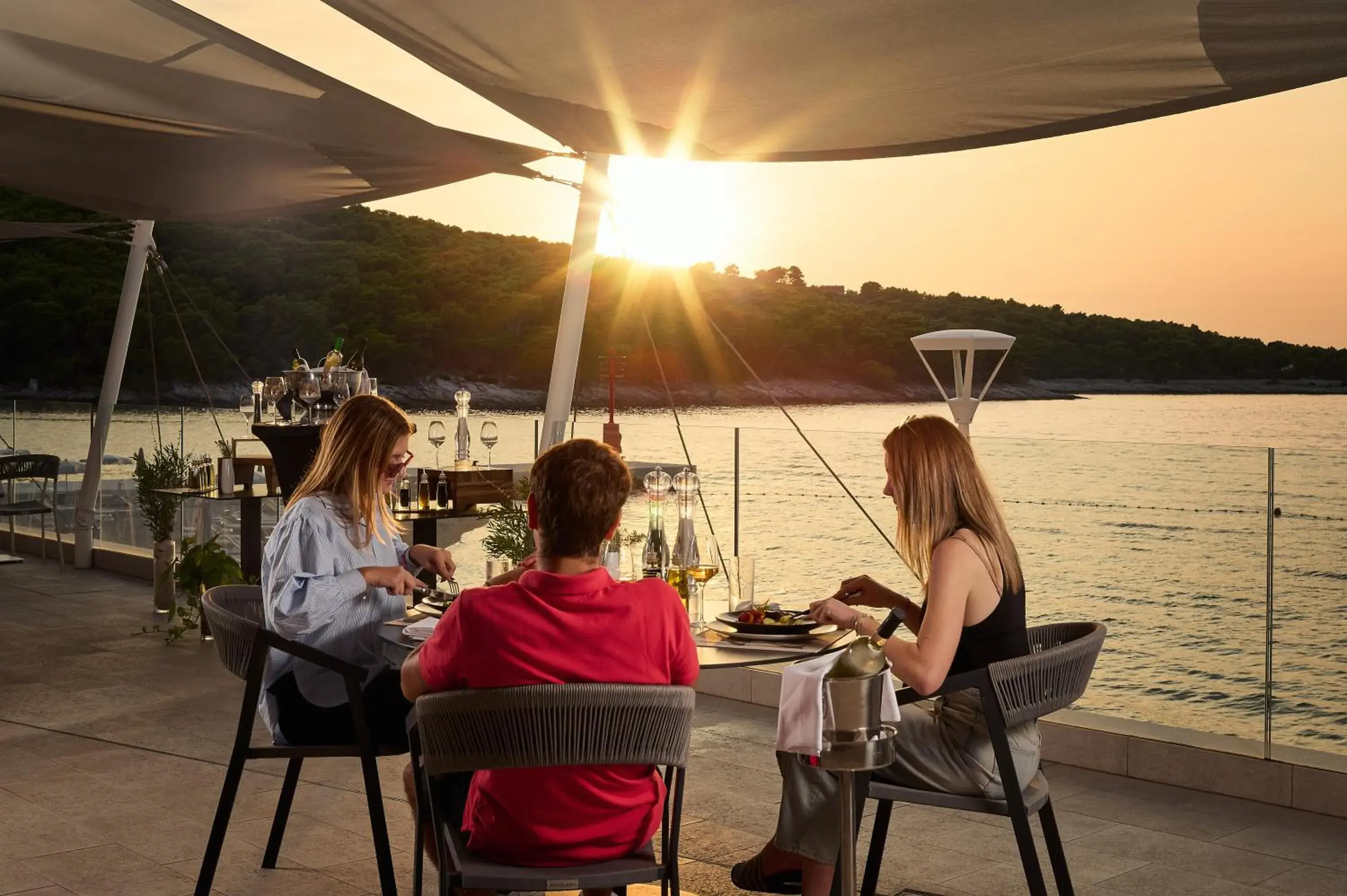 Restaurant/places to eat in Grand Hotel View Restaurant/places to eat in Grand Hotel View