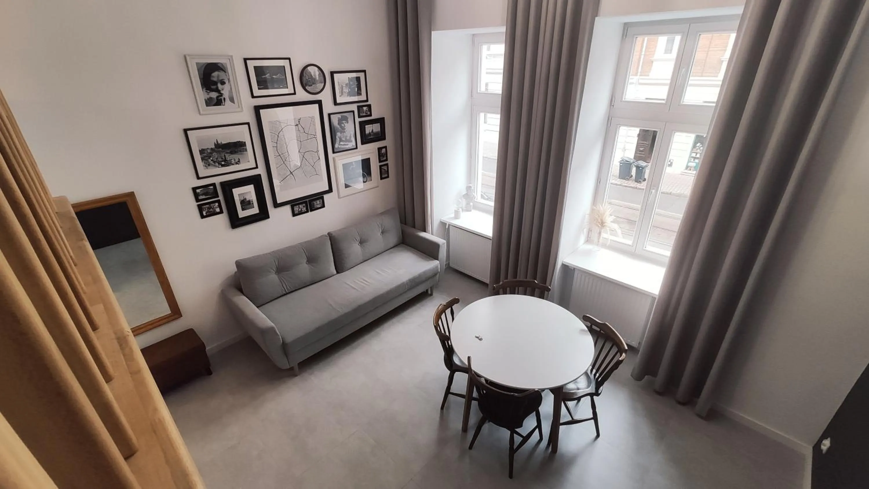 Living room in Starowislna 43 by Homeprime