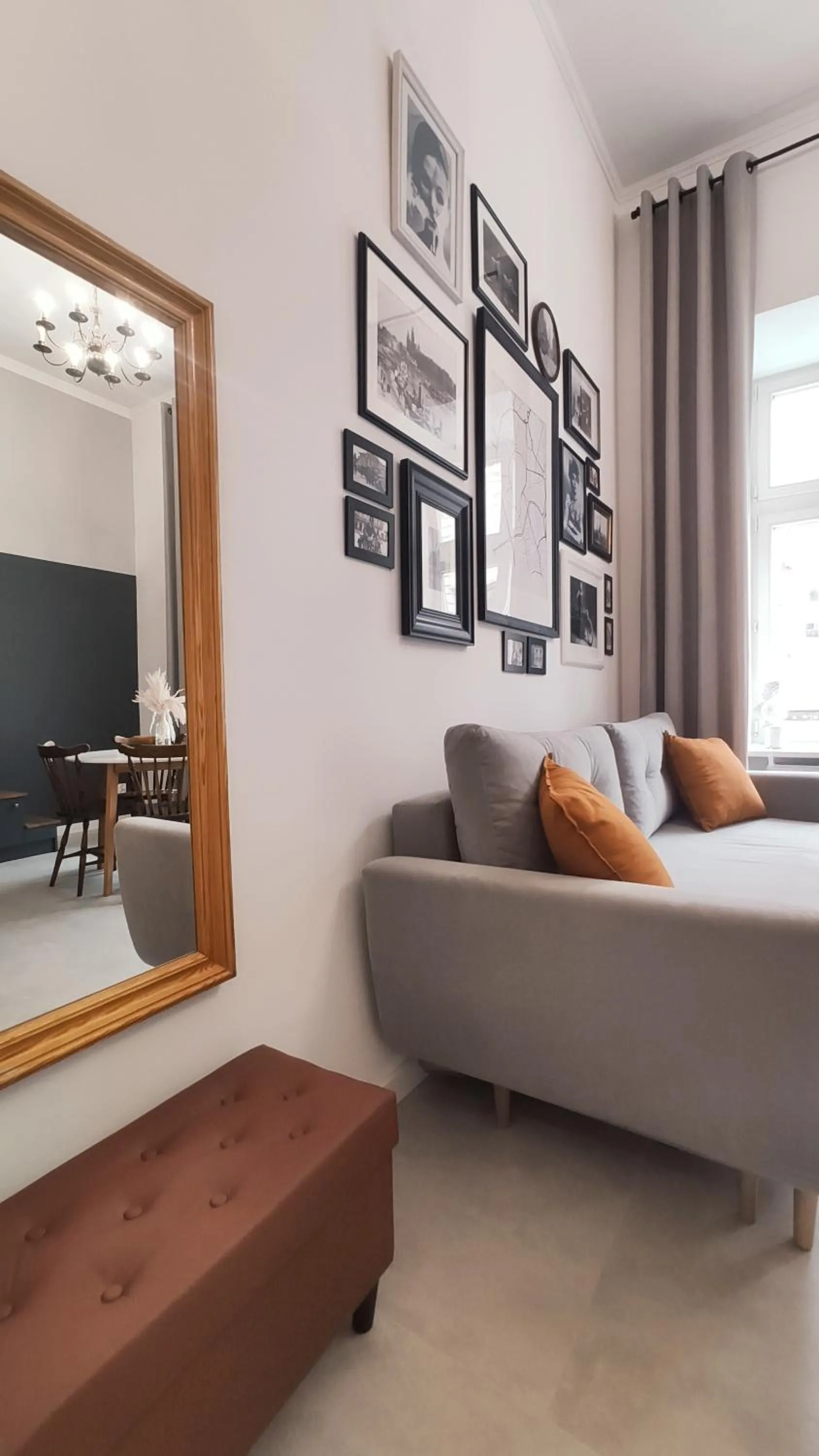 Living room in Starowislna 43 by Homeprime