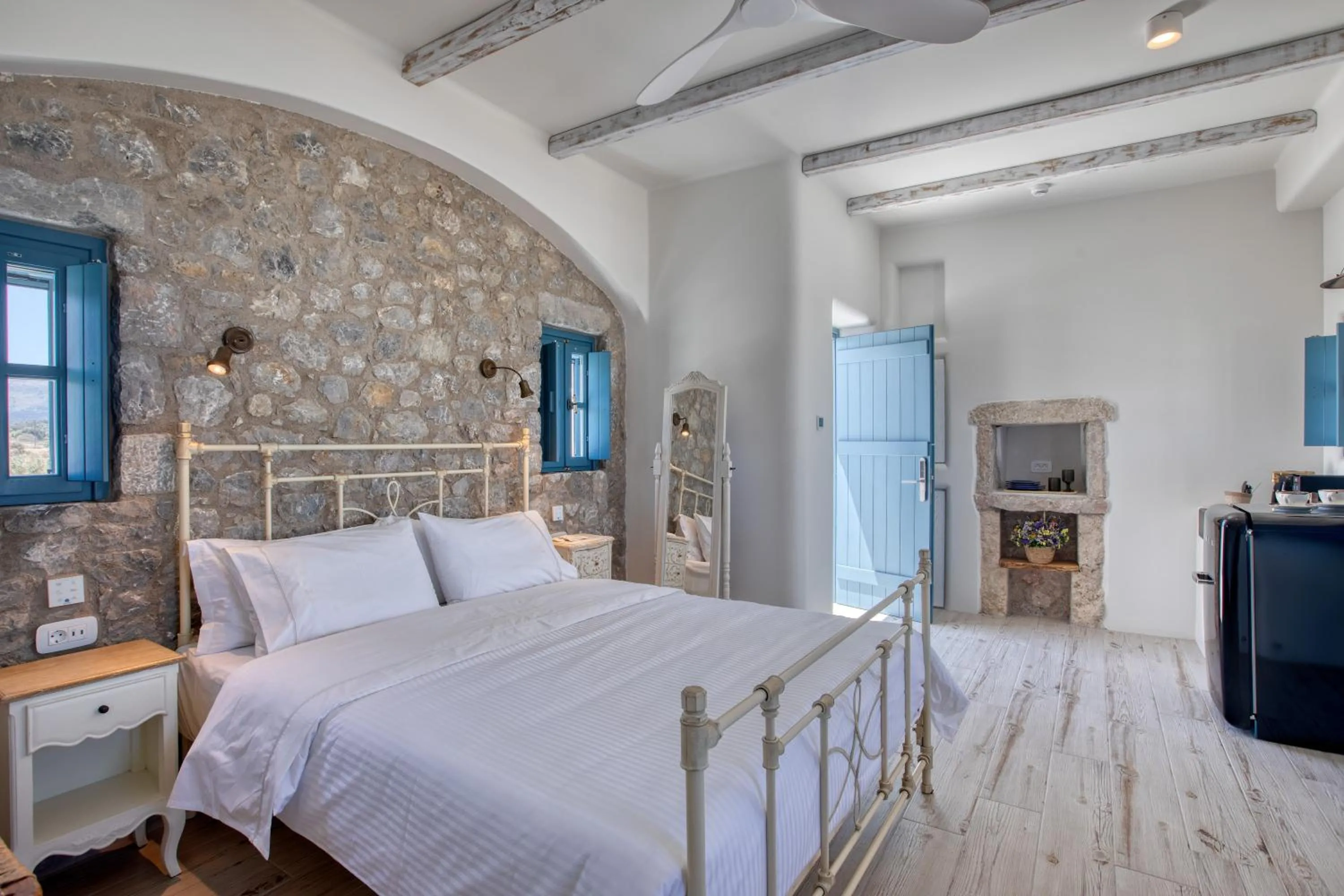 Photo of the whole room, Bed in Blue Pearls-Adults Only Luxury Suites