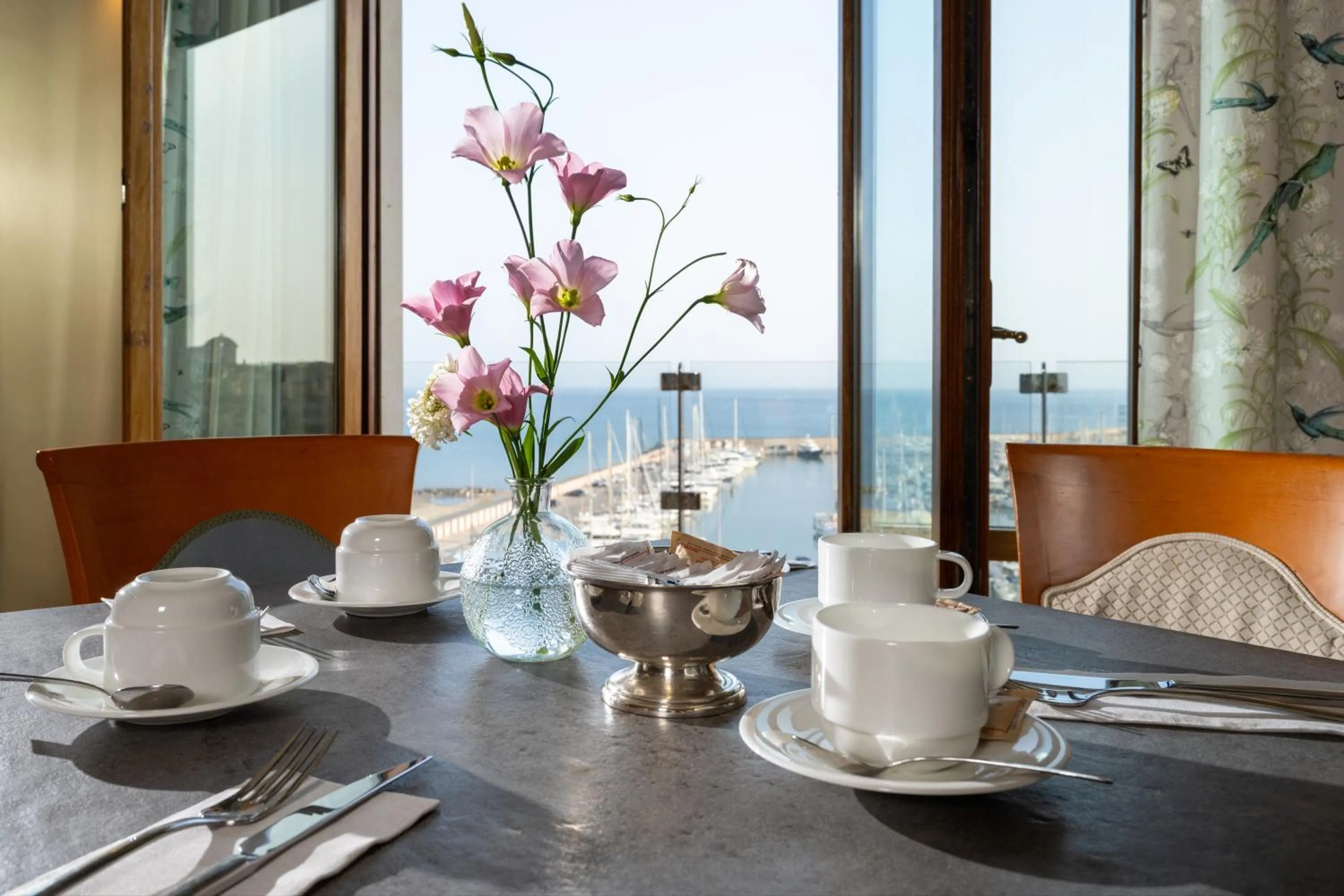 Coffee/tea facilities in Astura Palace Hotel