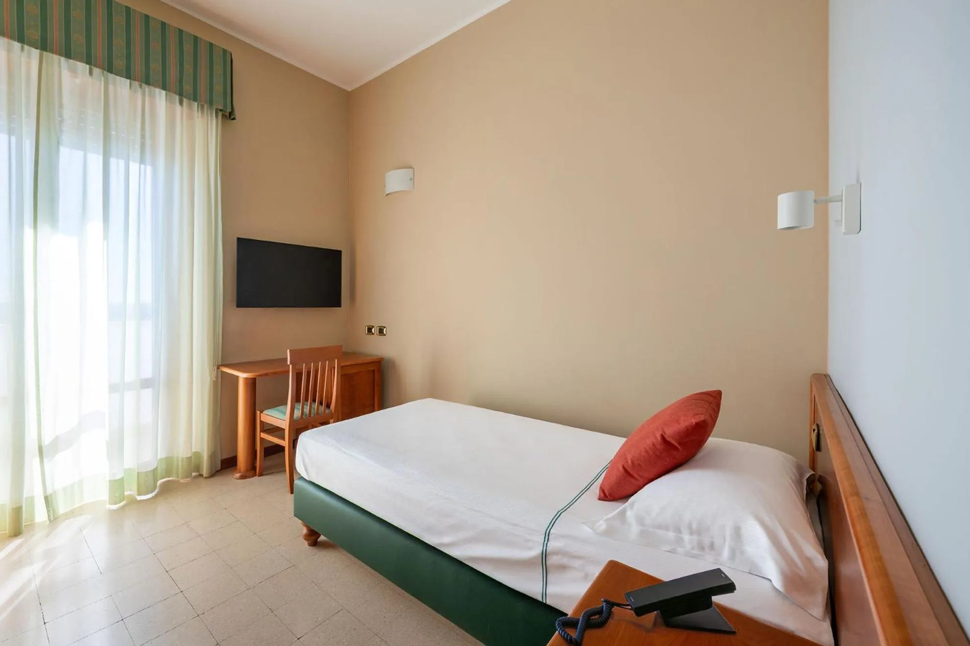 Bedroom, Bed in Astura Palace Hotel