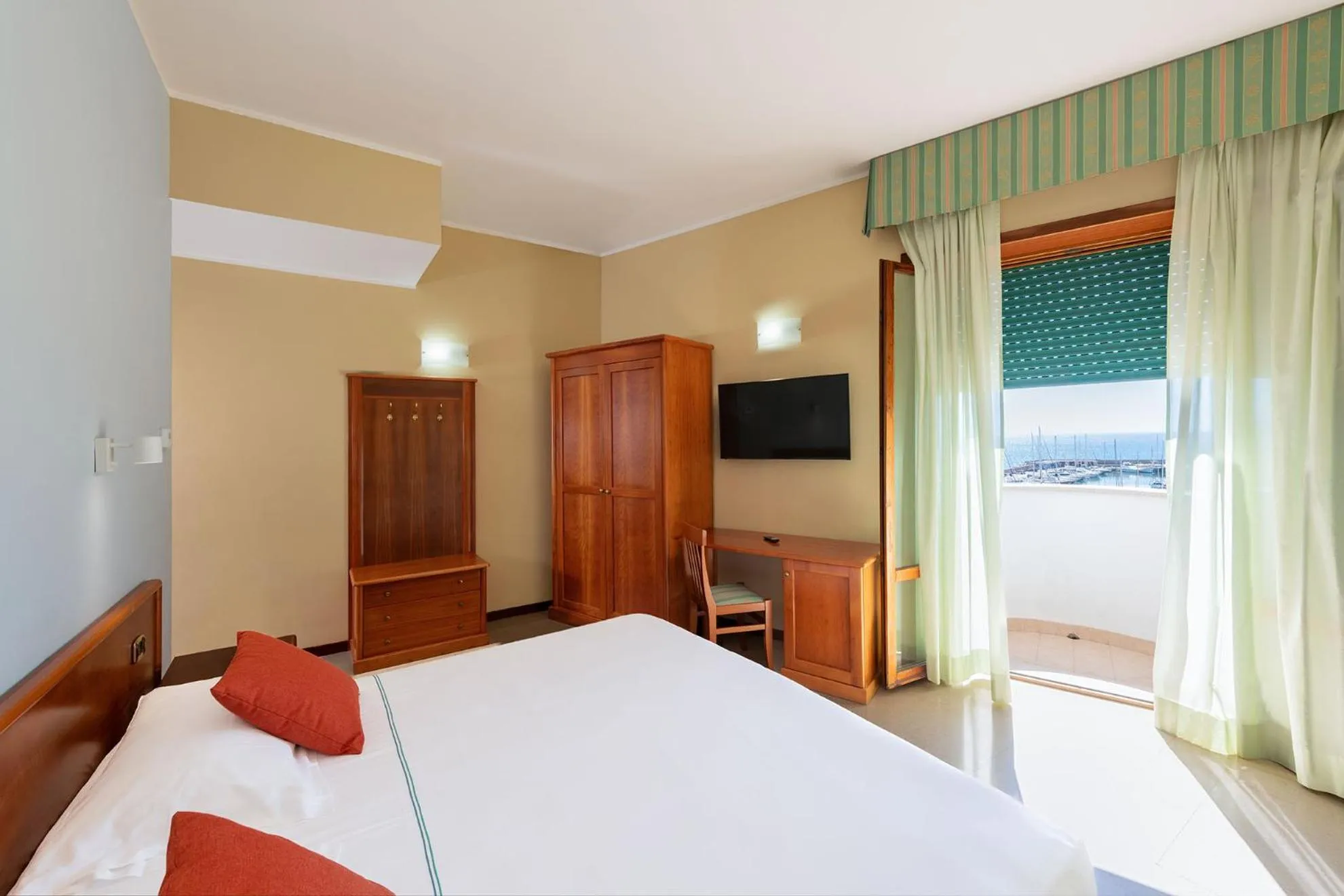 Bed in Astura Palace Hotel