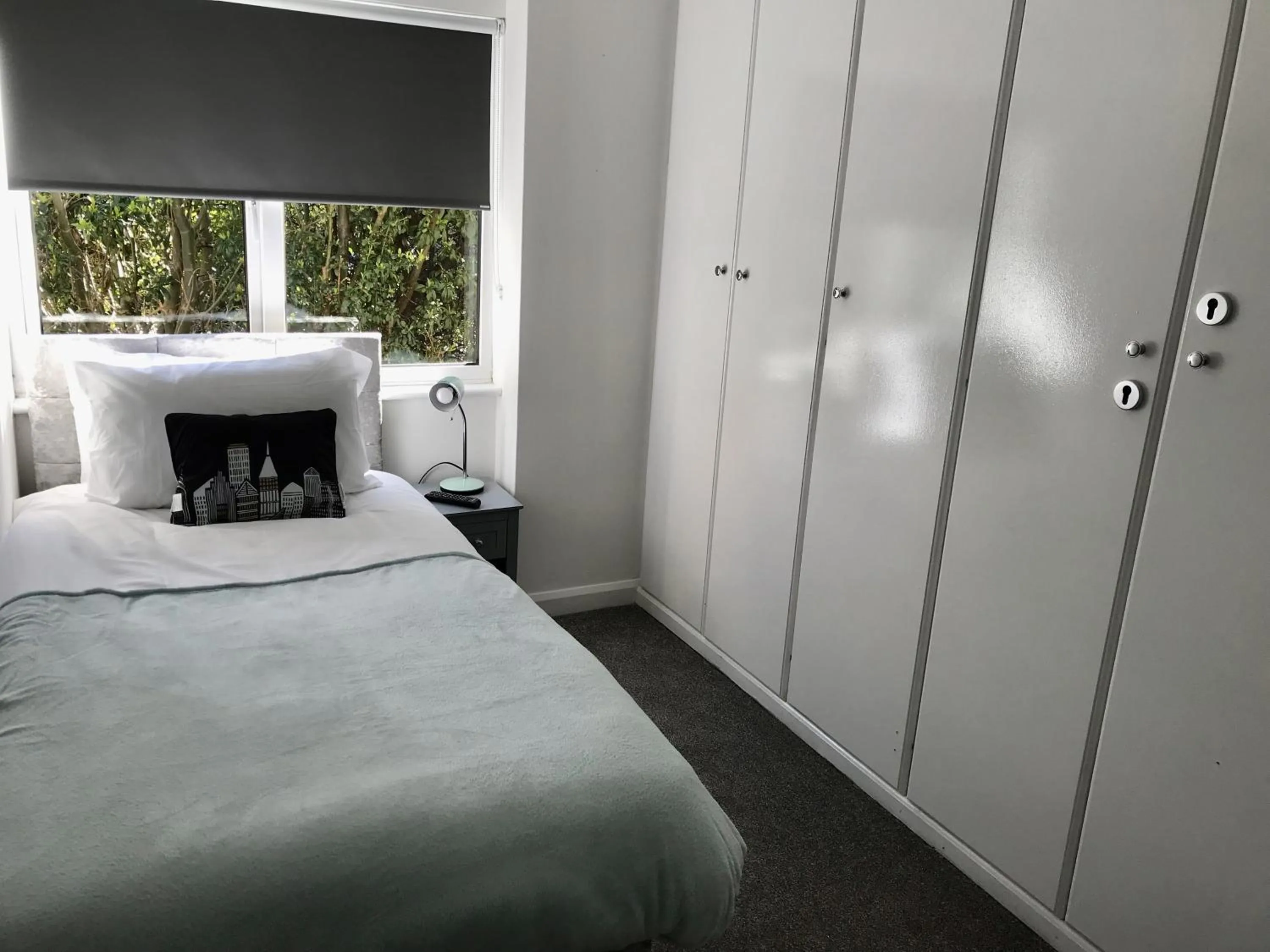 Bedroom, Bed in Stanford Villa