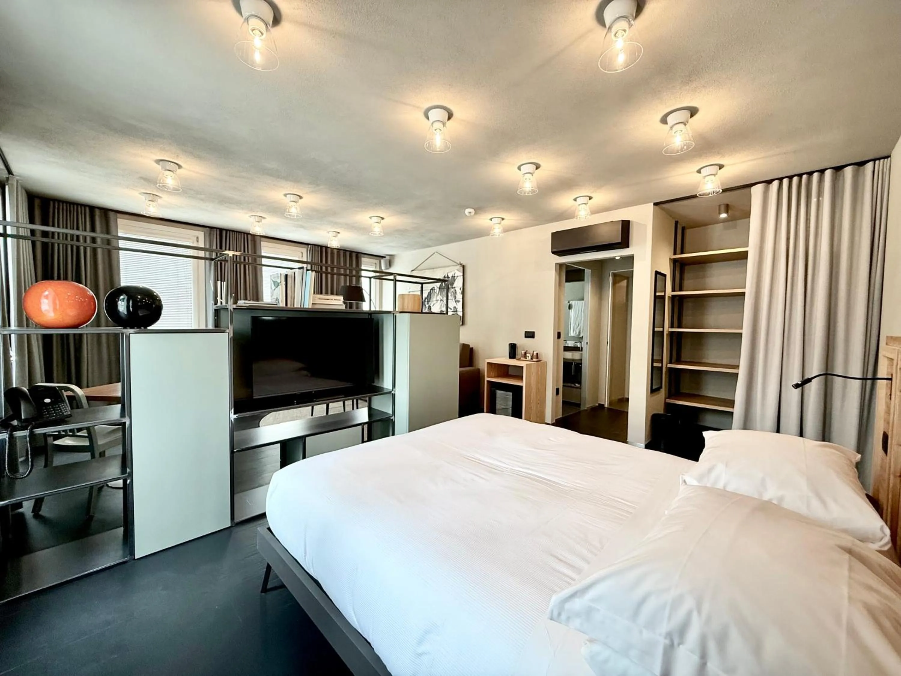 Bedroom, Bed in Hotel Village