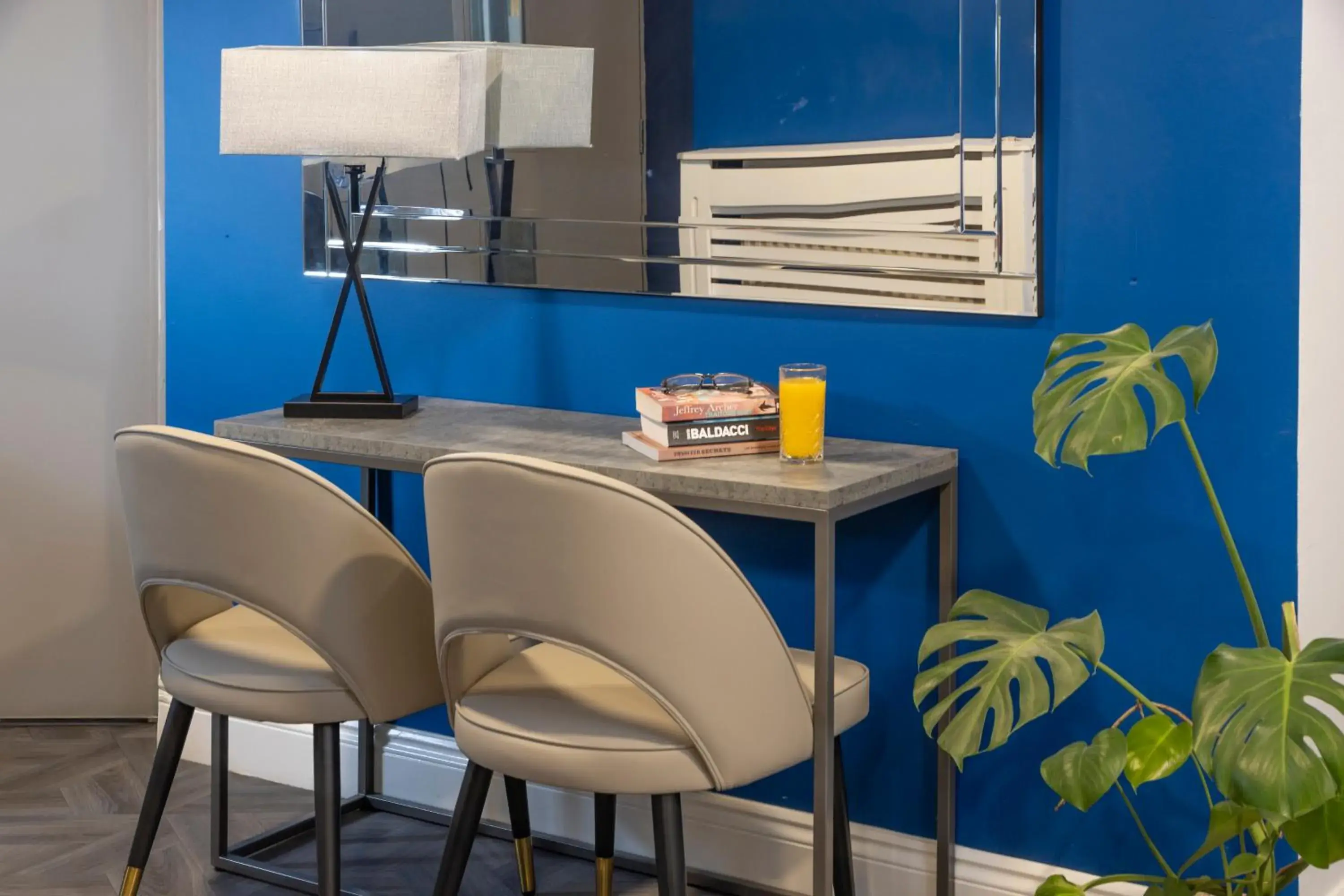 Lobby or reception in Best Western Ebbw Vale Lobby or reception in Best Western Ebbw Vale