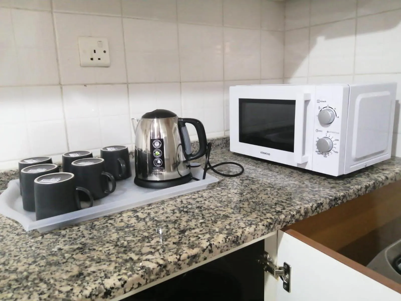 Coffee/tea facilities in AlBarsha 1 Hostel by PHM