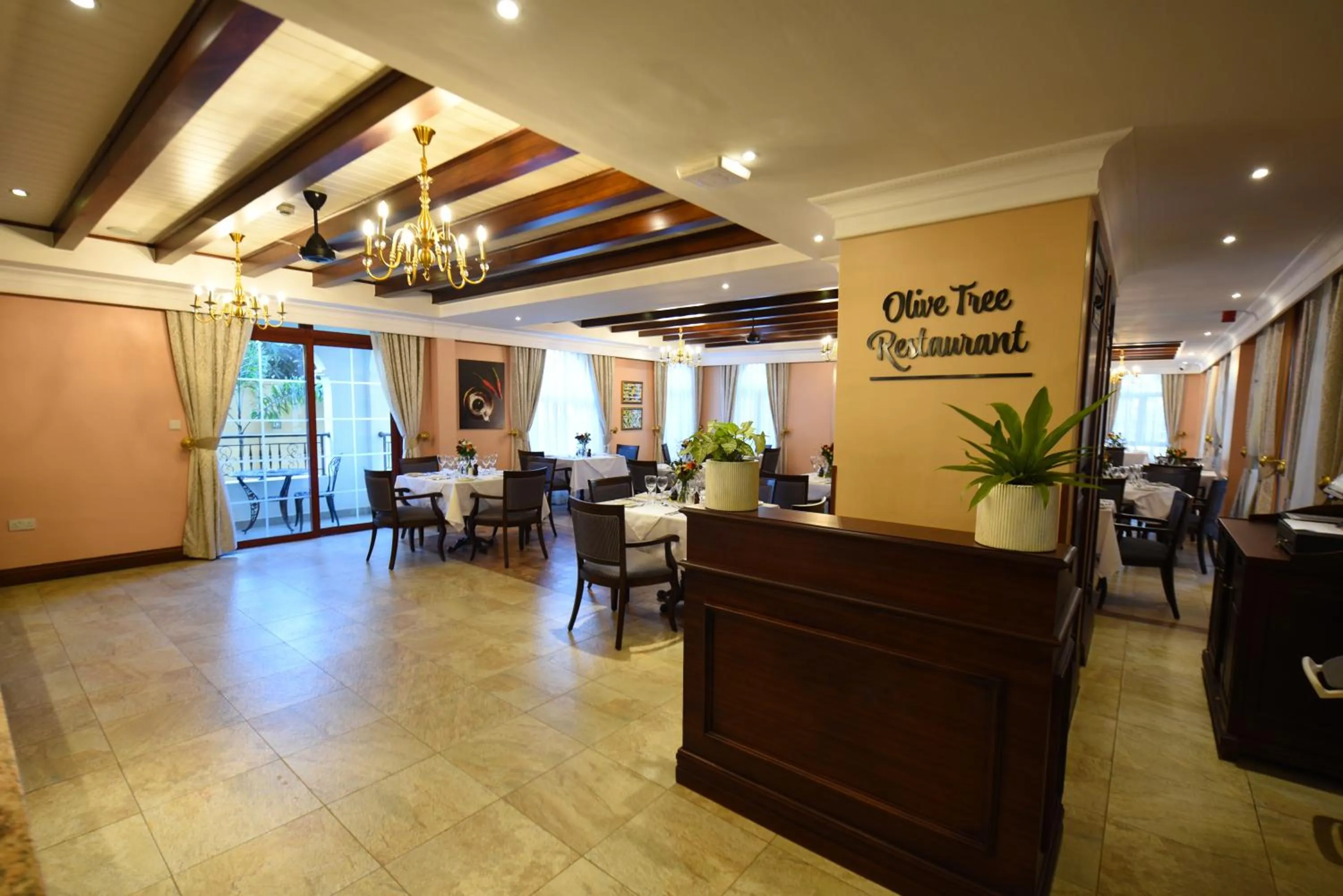 Restaurant/places to eat in Casa Solada Hotel