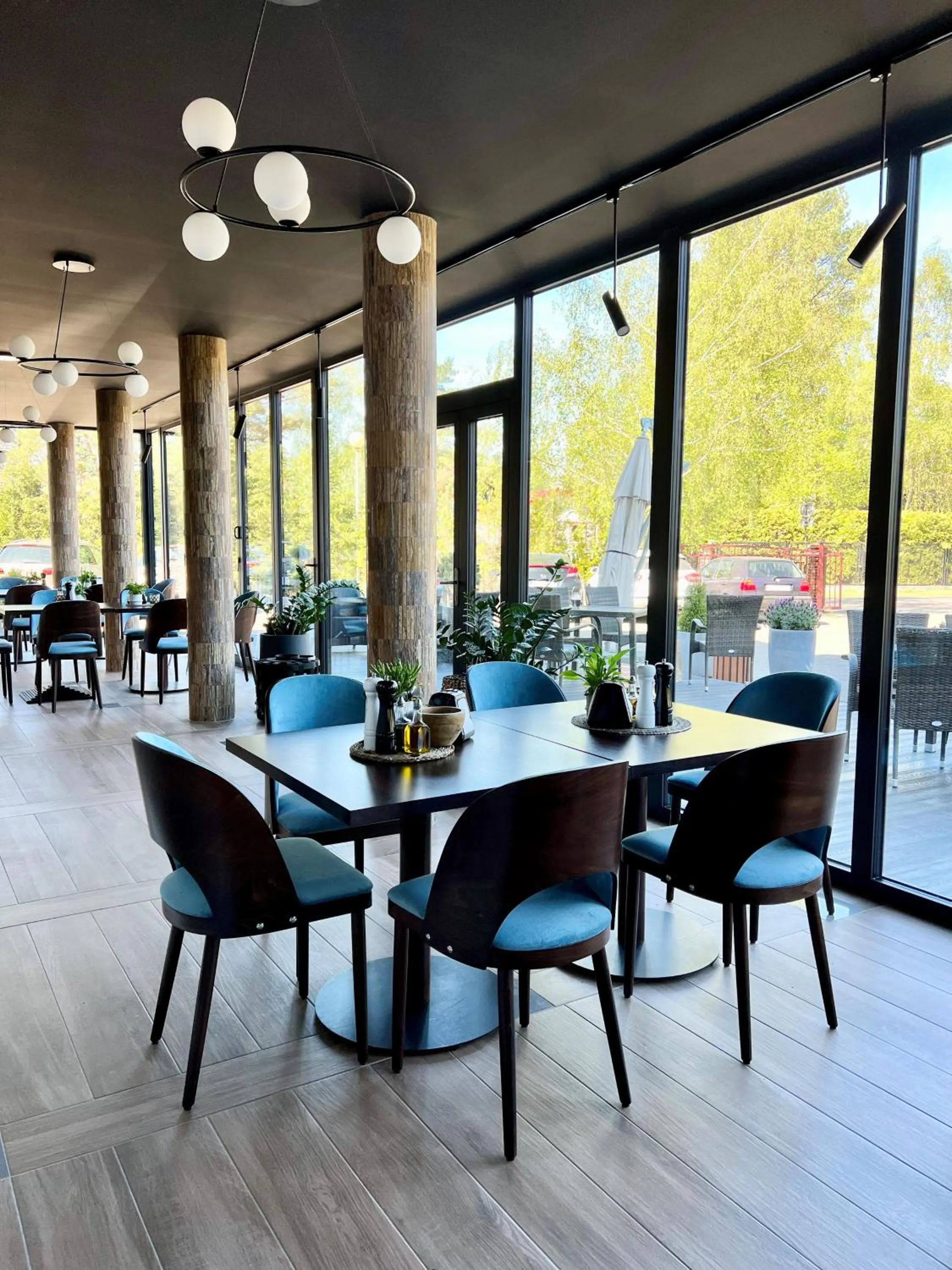 Restaurant/places to eat in BURSZTYN - BERNSTEIN APARTMENTS