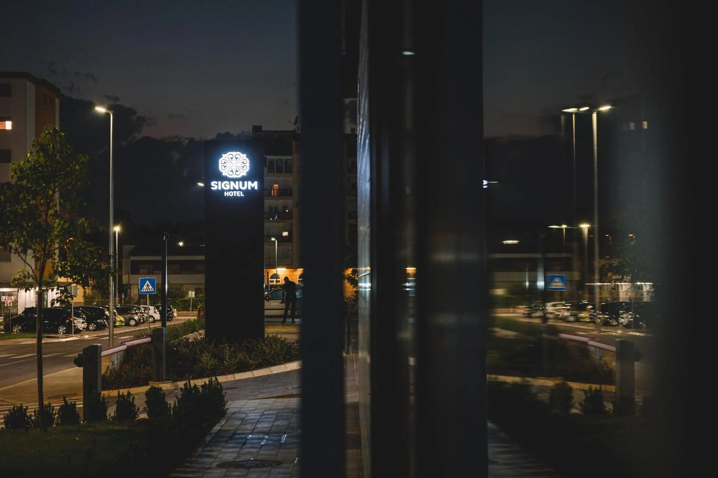 Facade/entrance in SIGNUM Hotel