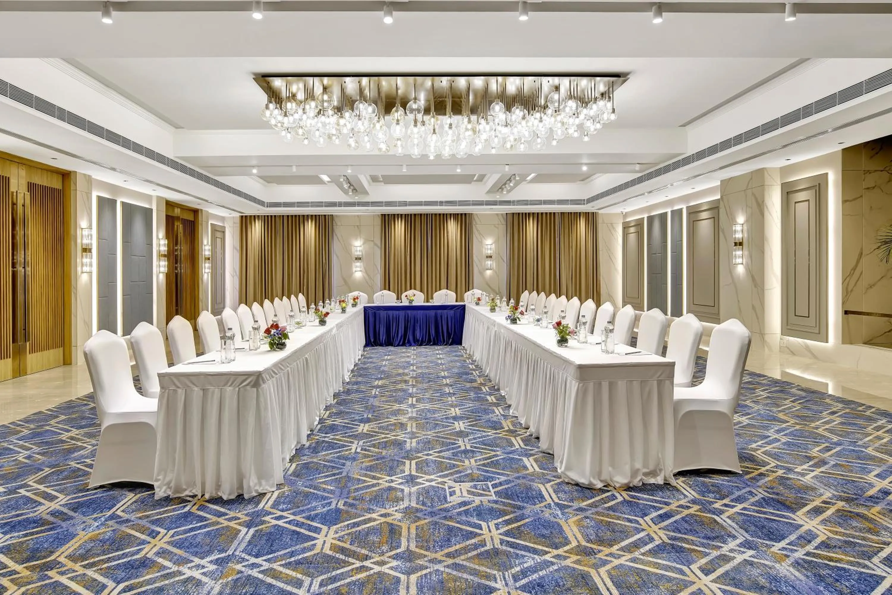 Business facilities in Park Inn by Radisson Surat