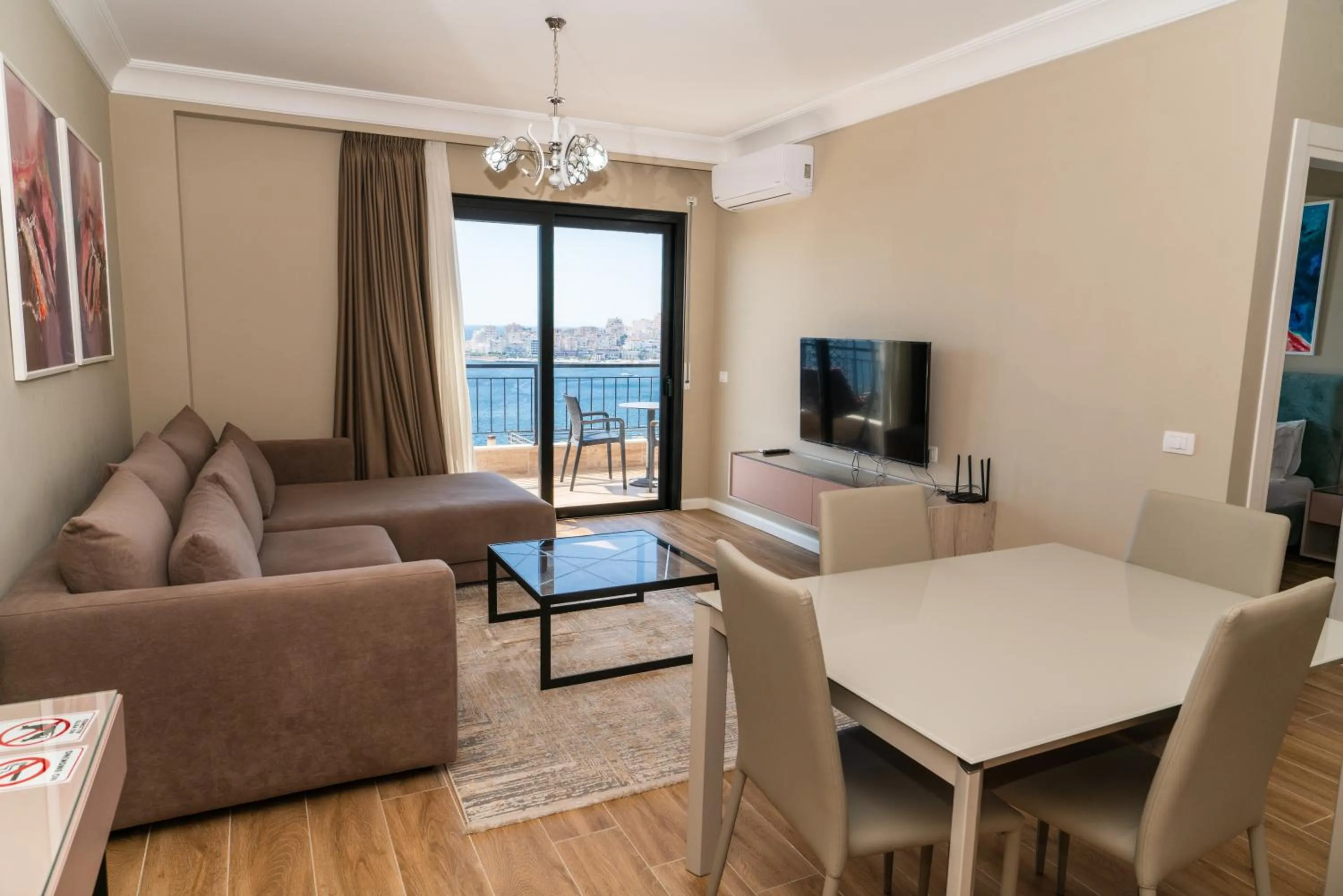 TV and multimedia in Blissful Apartments