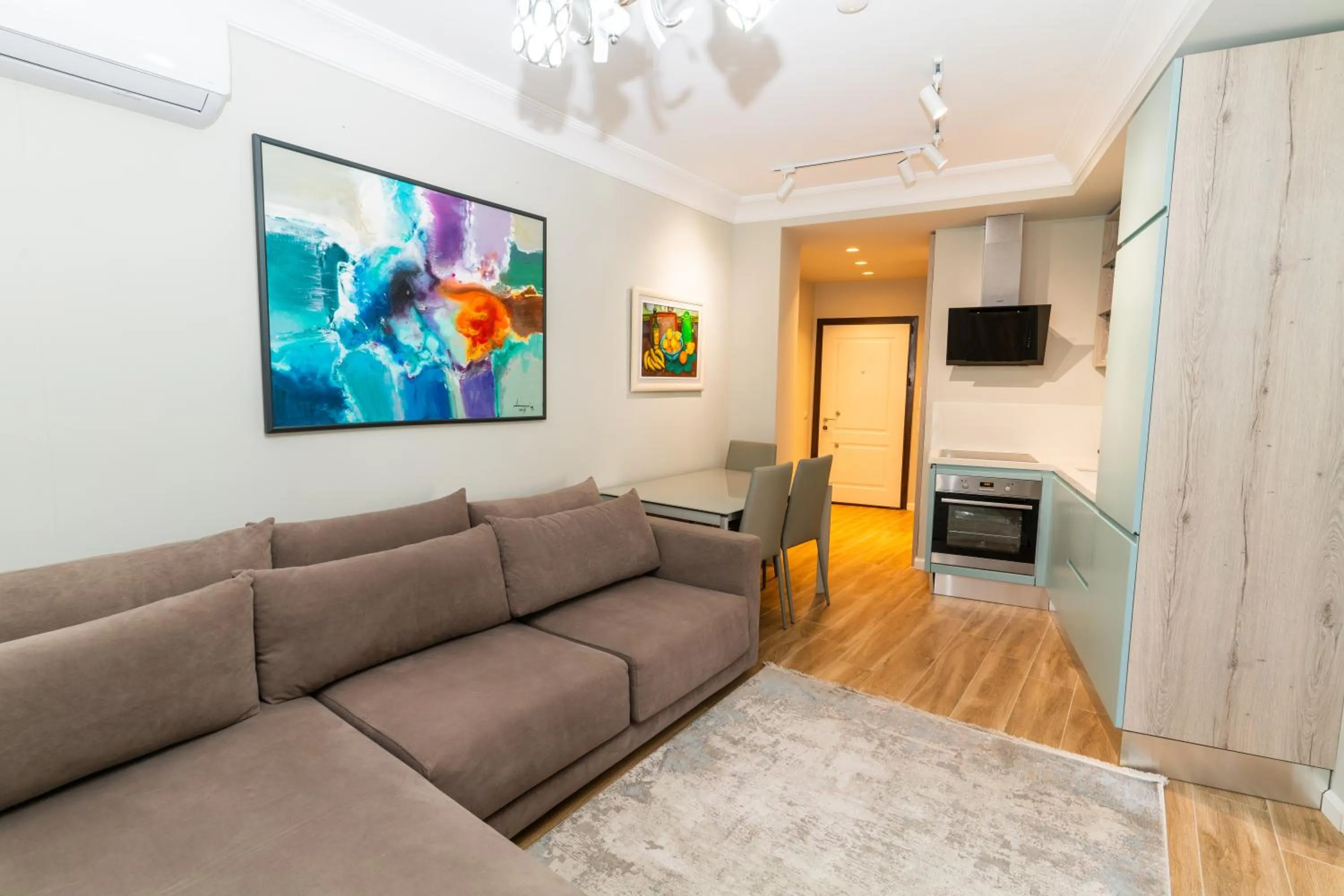 TV and multimedia in Blissful Apartments