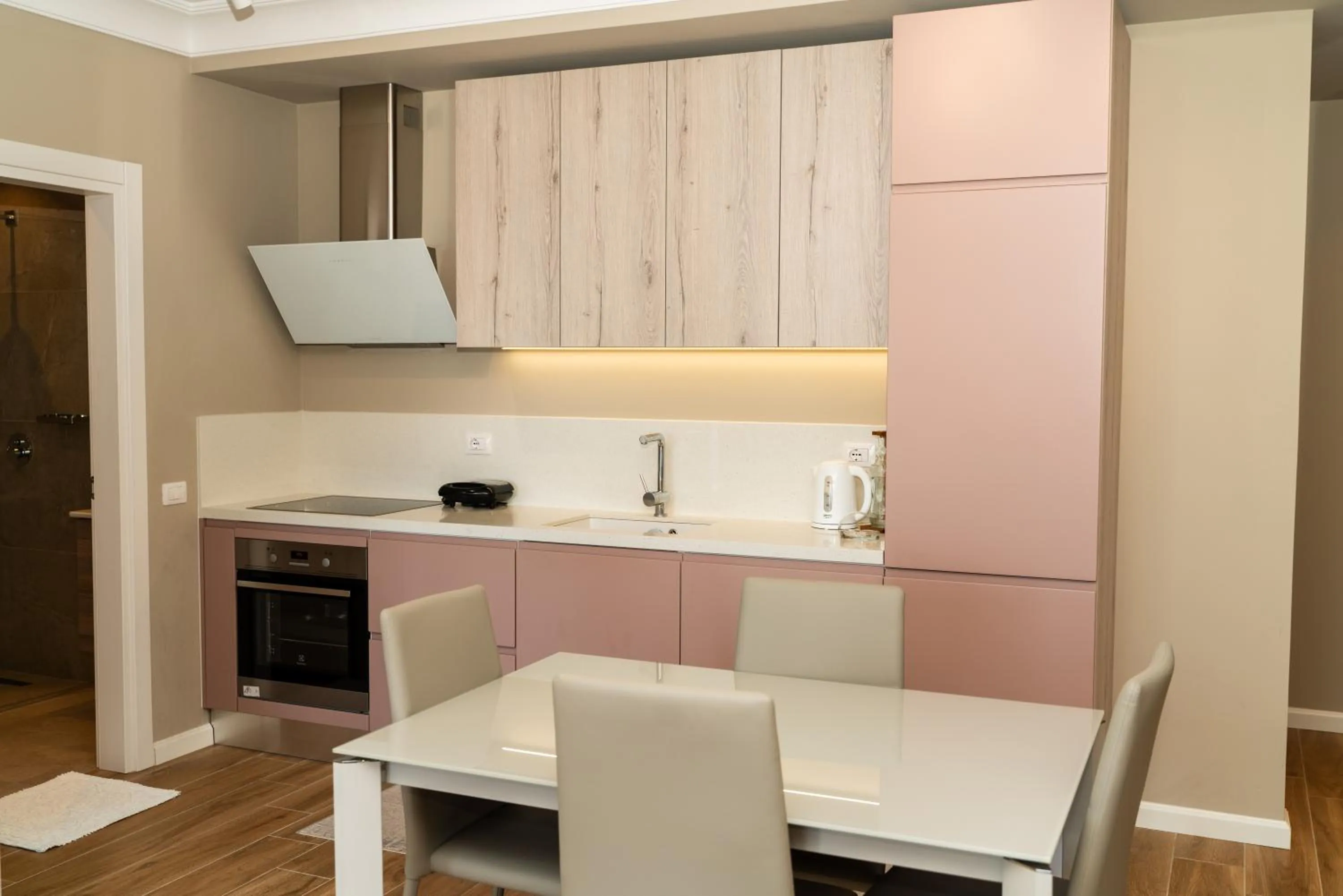 Kitchen or kitchenette in Blissful Apartments