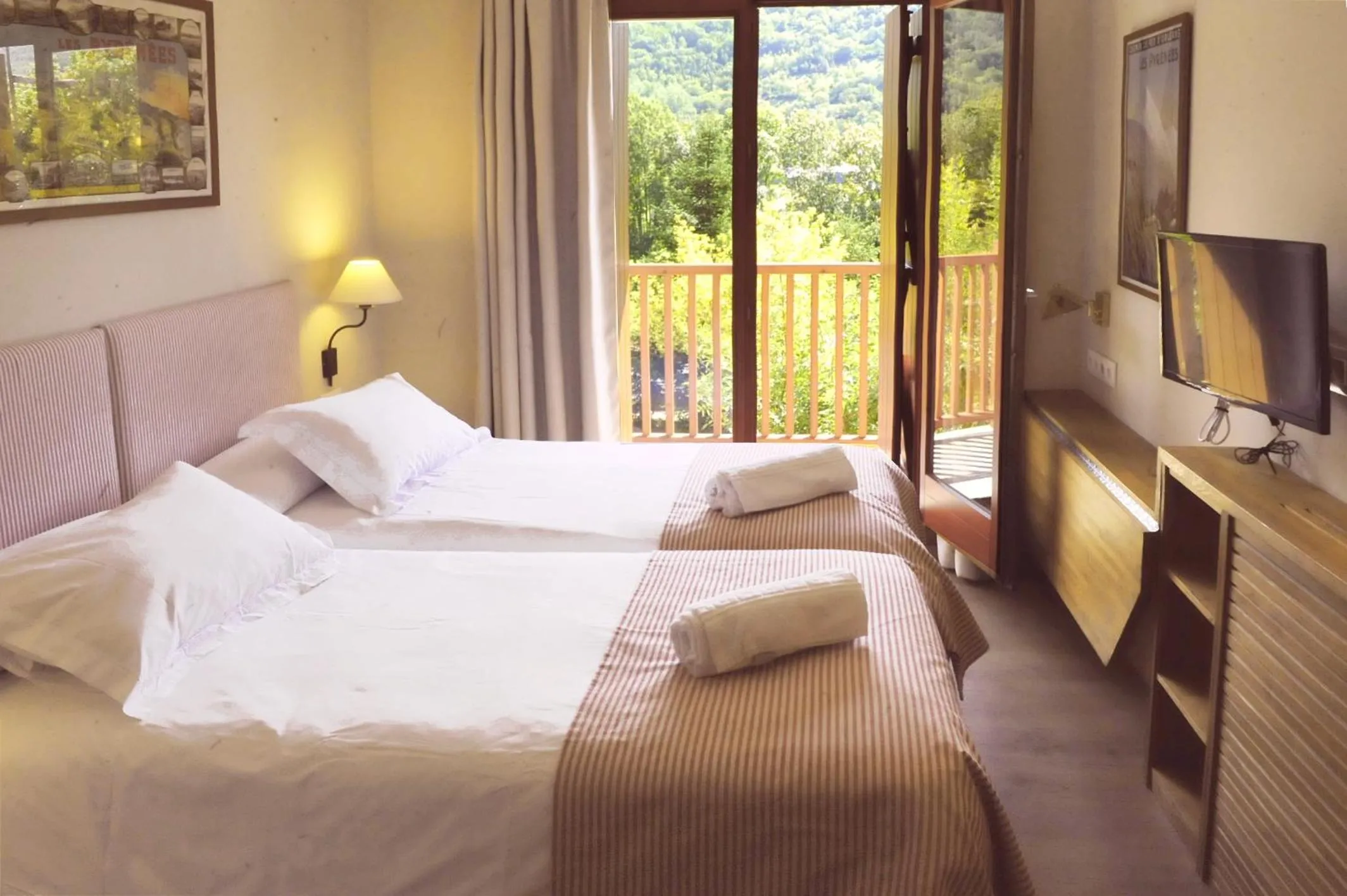 Bed in Chardín de Llis-Apartamentos Chardins