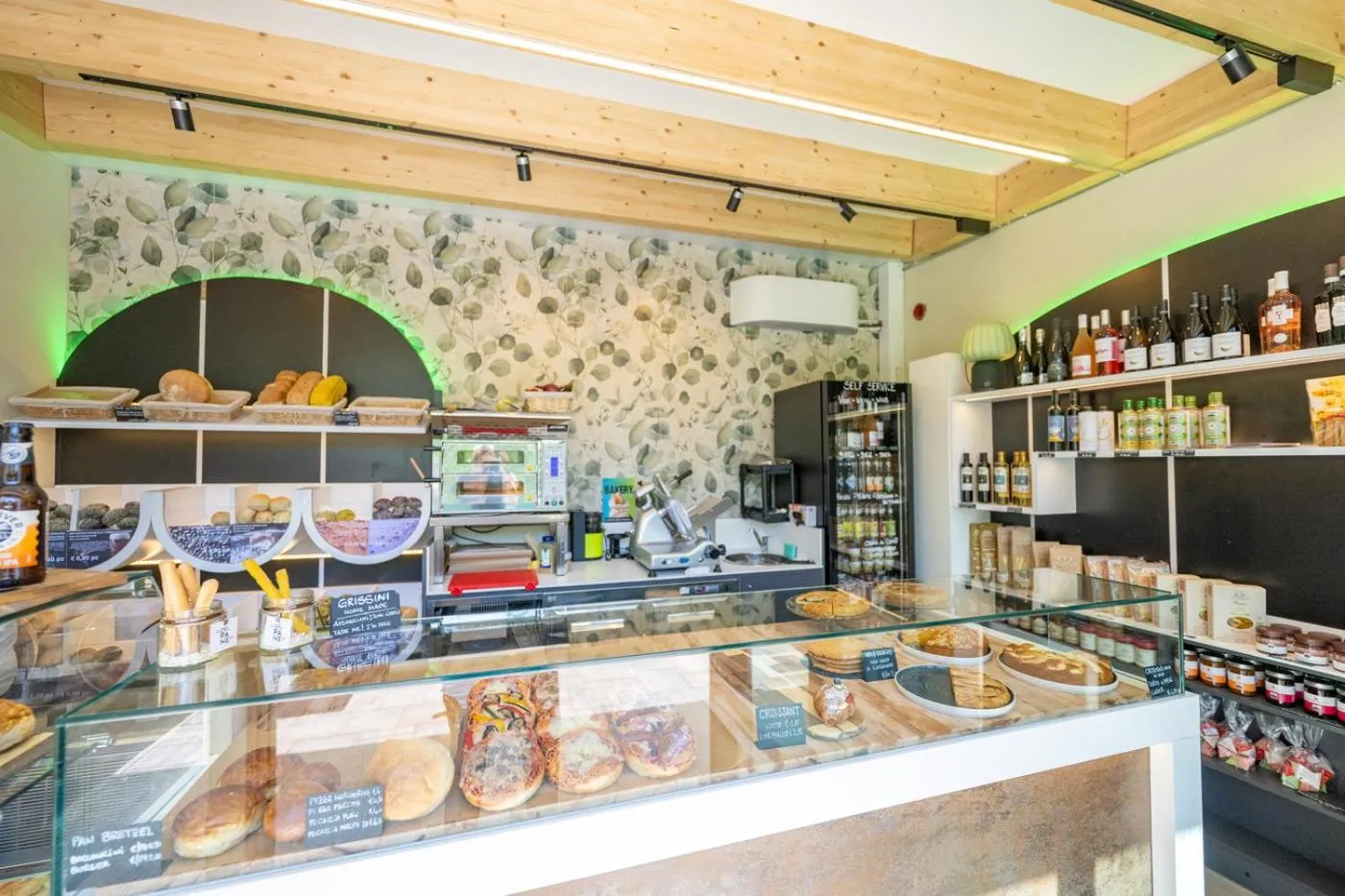 Food in Etra Suites & Apartments