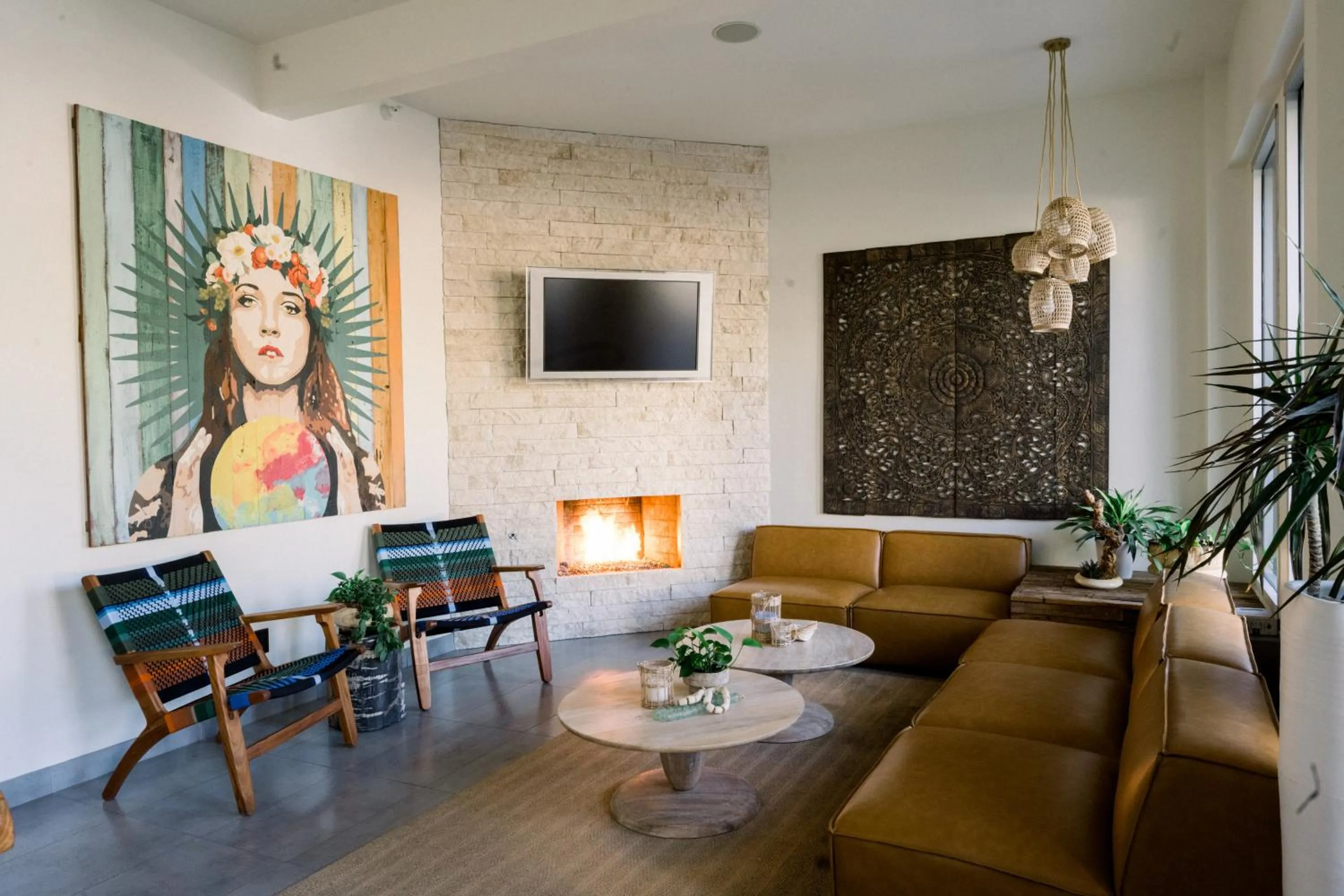 Communal lounge/ TV room in SCP Seven4One Hotel