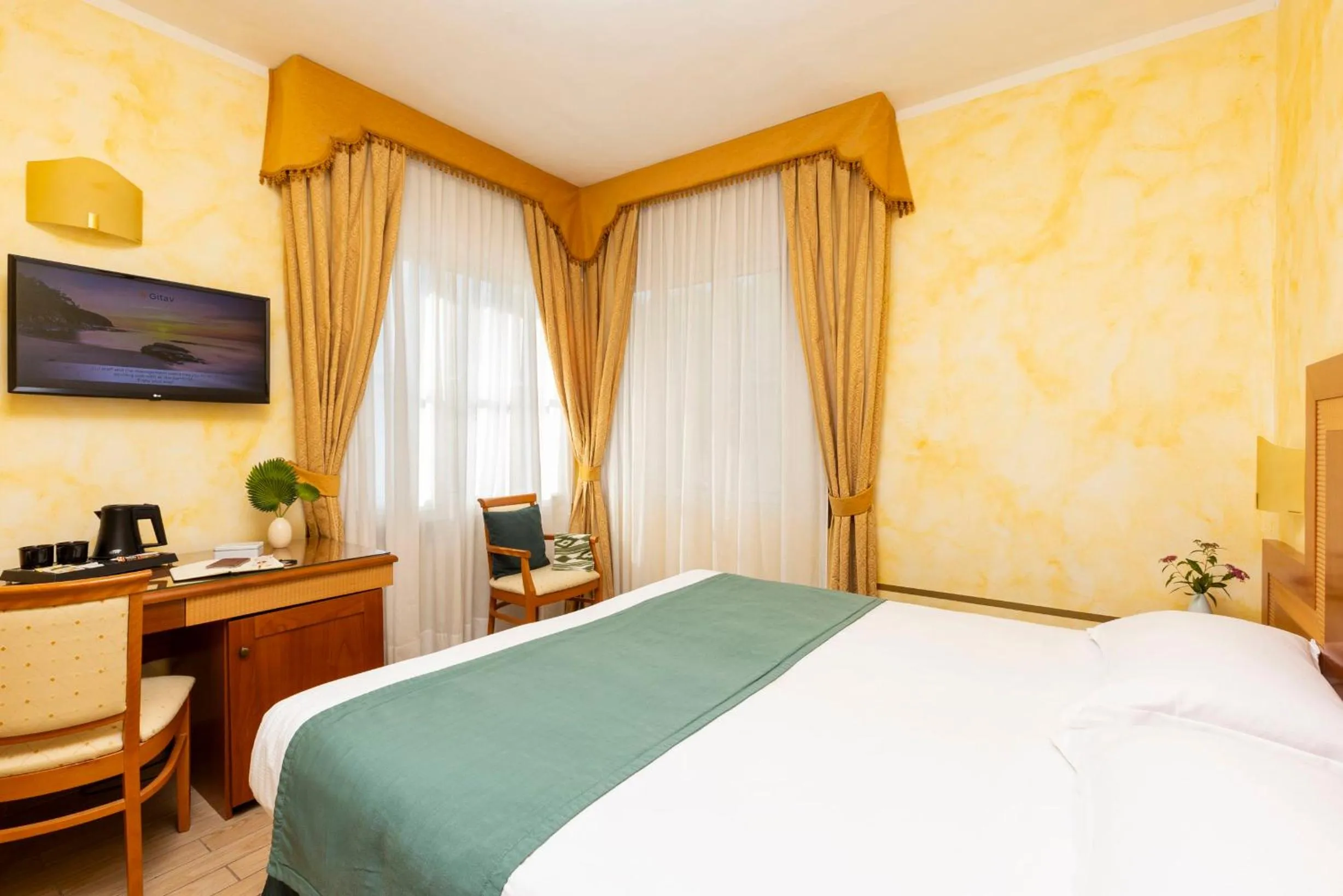 Bedroom, Bed in Hotel & Residence Venezia 2000