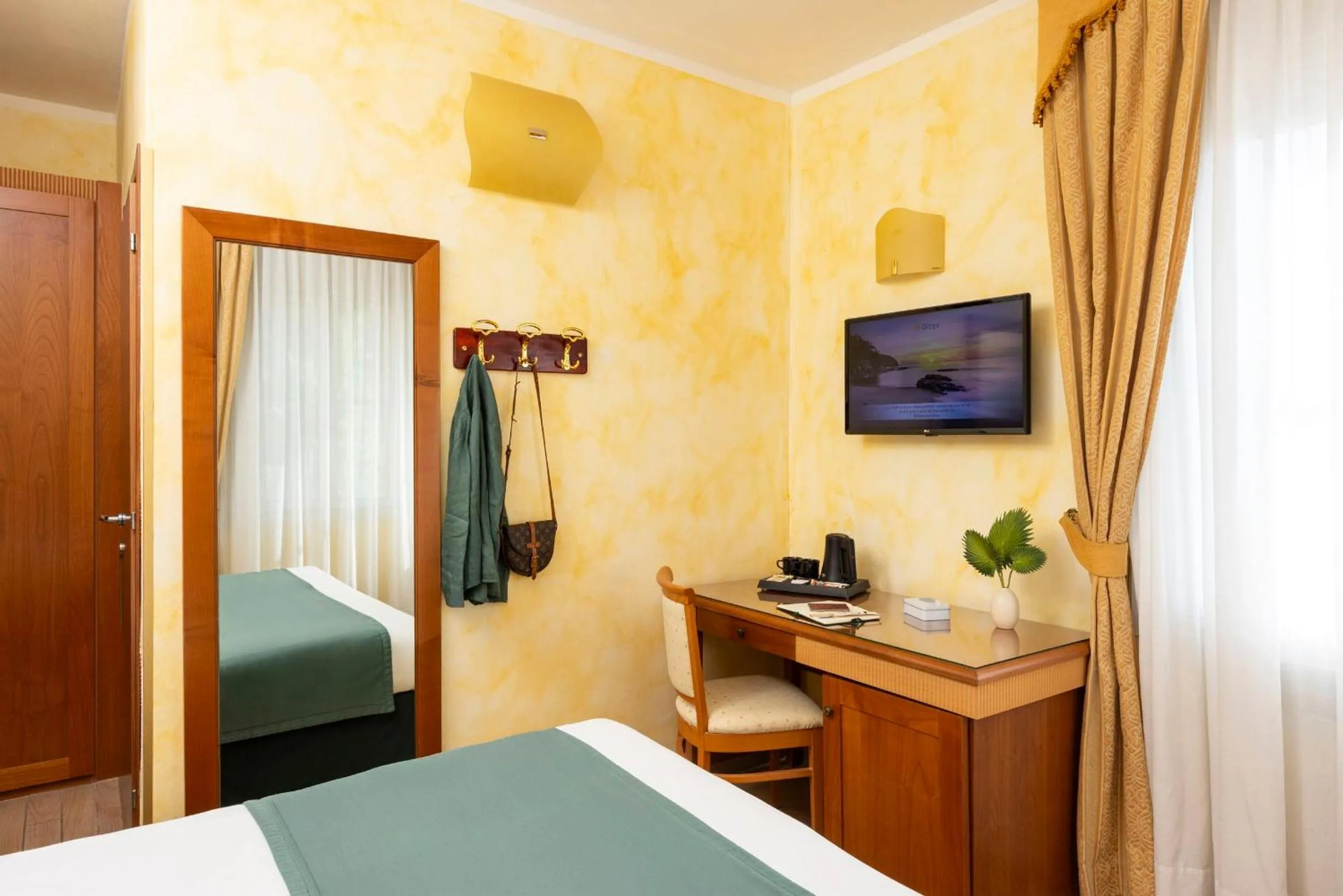 Bedroom, Bed in Hotel & Residence Venezia 2000