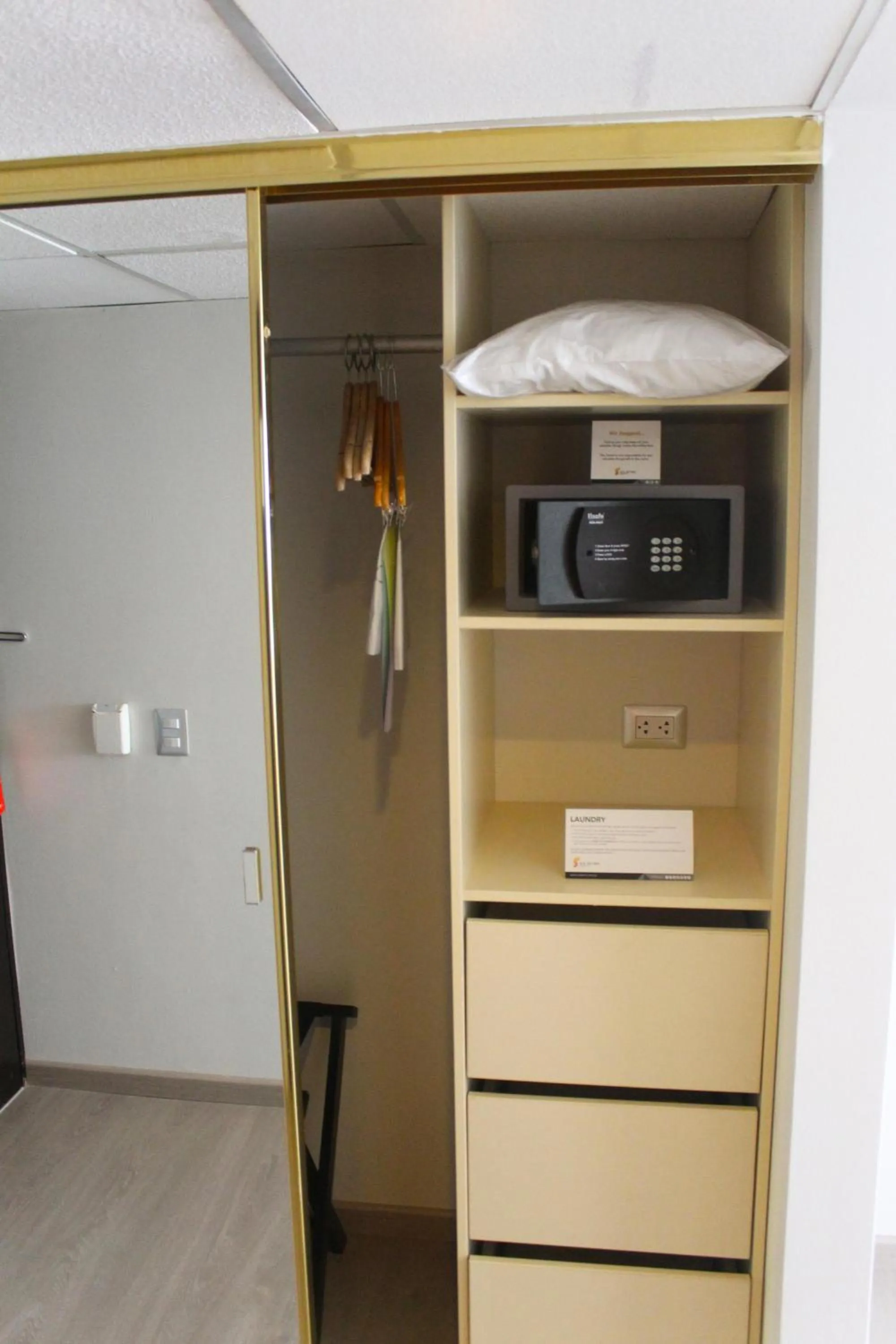 safe in Sol de Oro Hotel & Suites