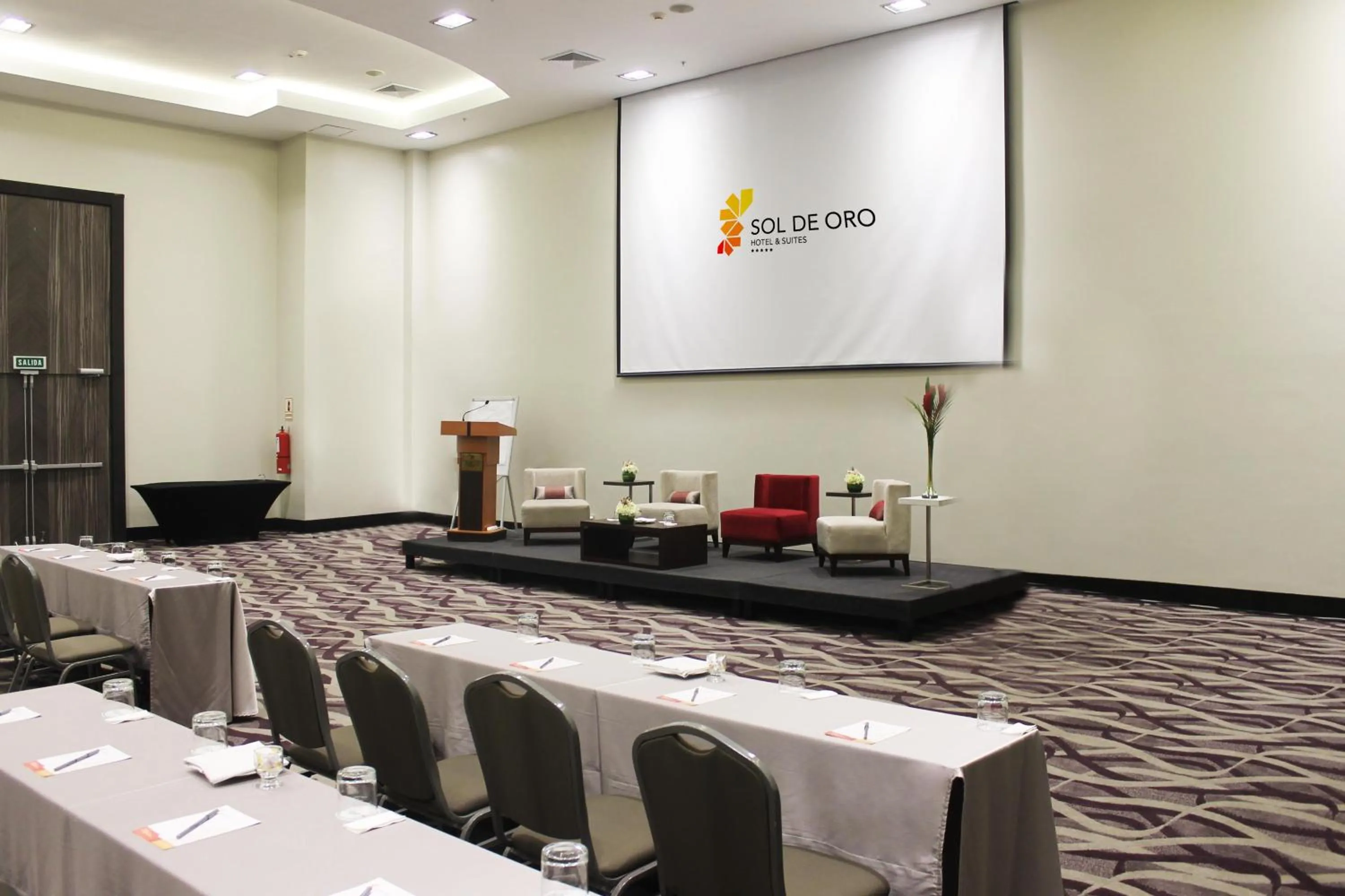 Banquet/Function facilities in Sol de Oro Hotel & Suites