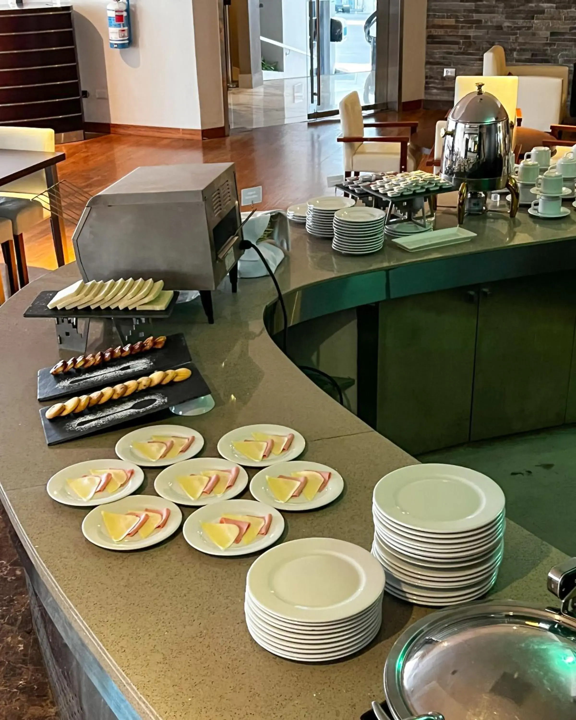 Restaurant/places to eat in Sol de Oro Hotel & Suites Restaurant/places to eat in Sol de Oro Hotel & Suites