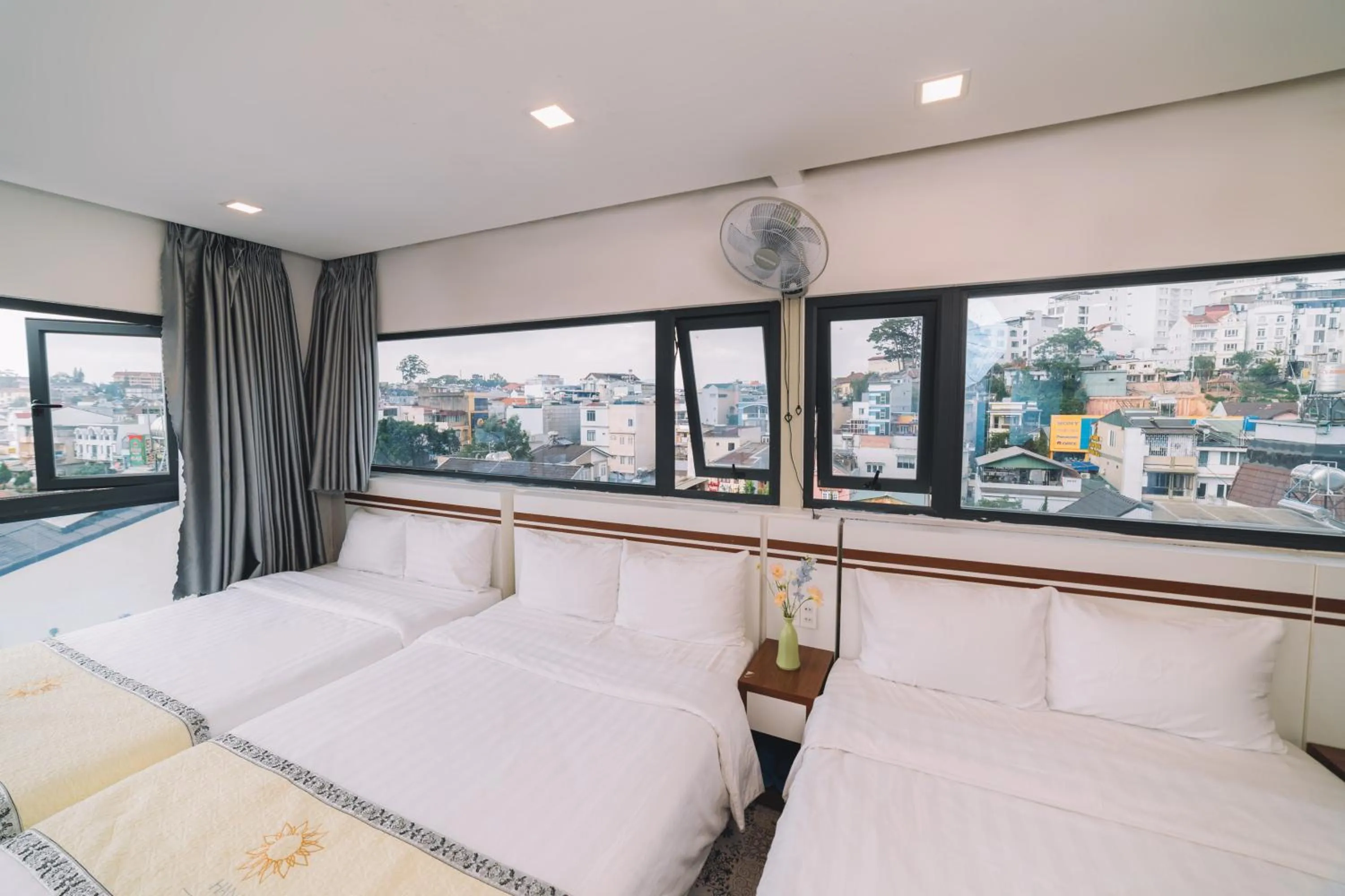 Bed in Hạ Na Hotel Đà Lạt