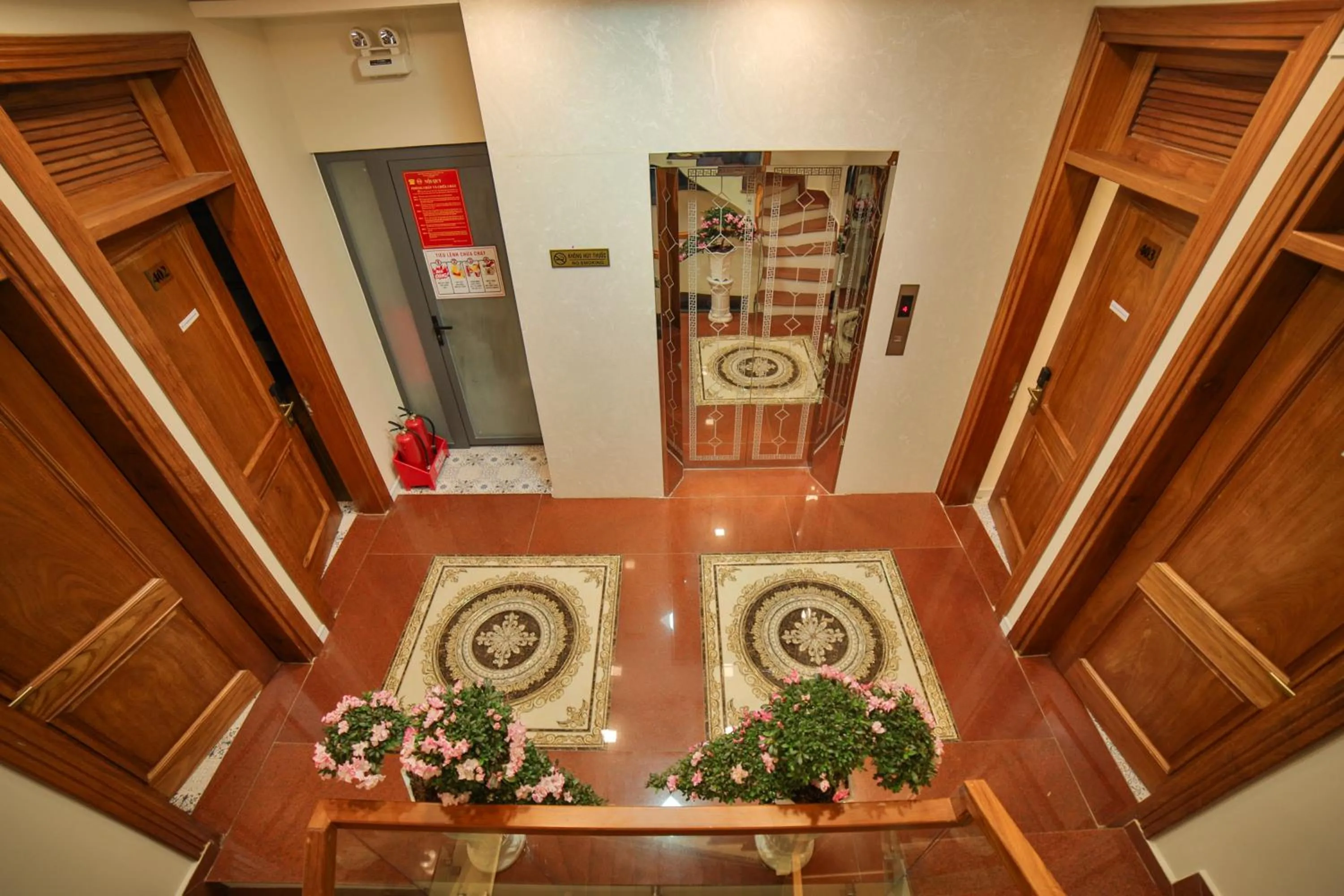 elevator in Hạ Na Hotel Đà Lạt