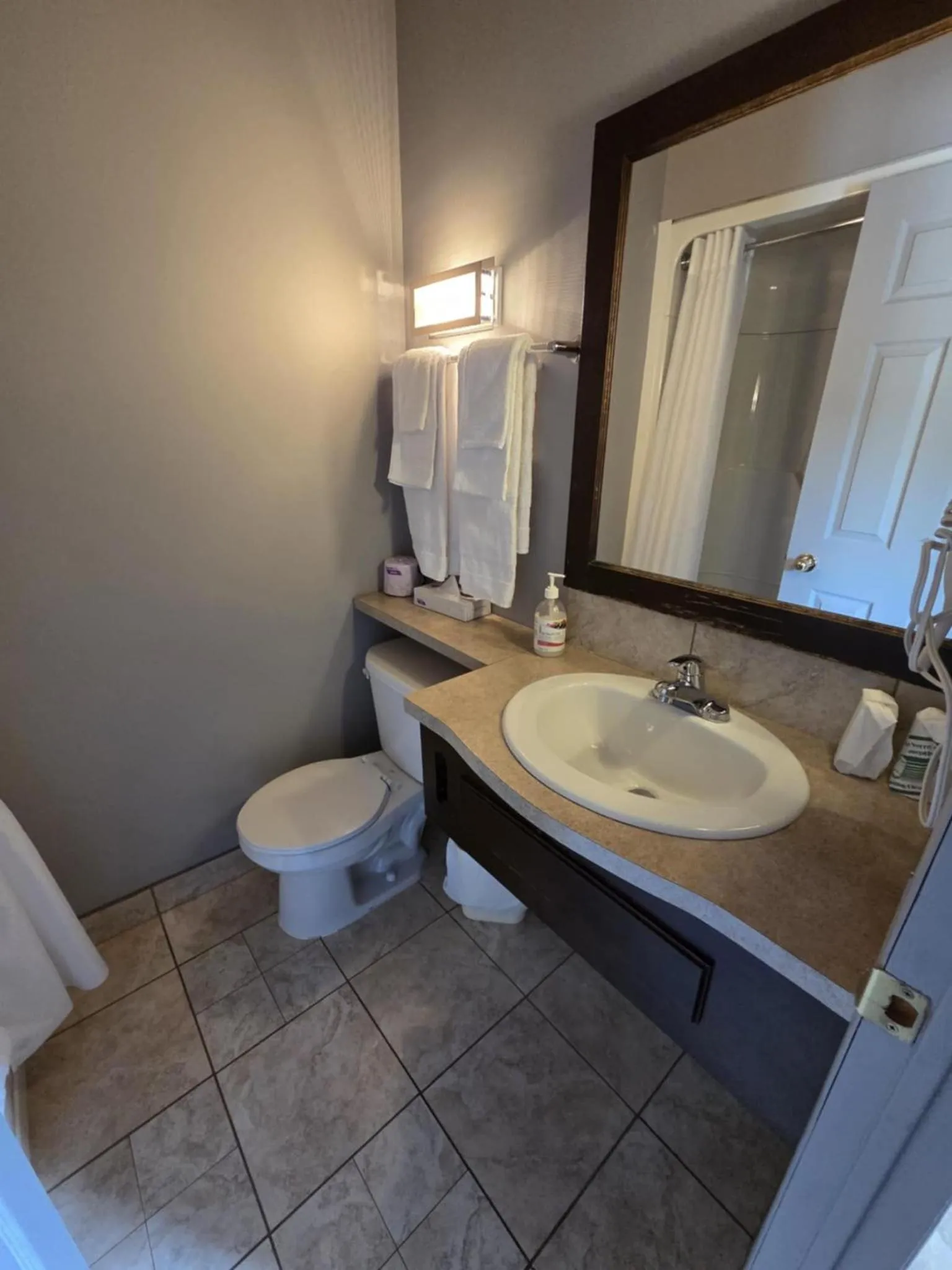 Shower in Hôtel le 625