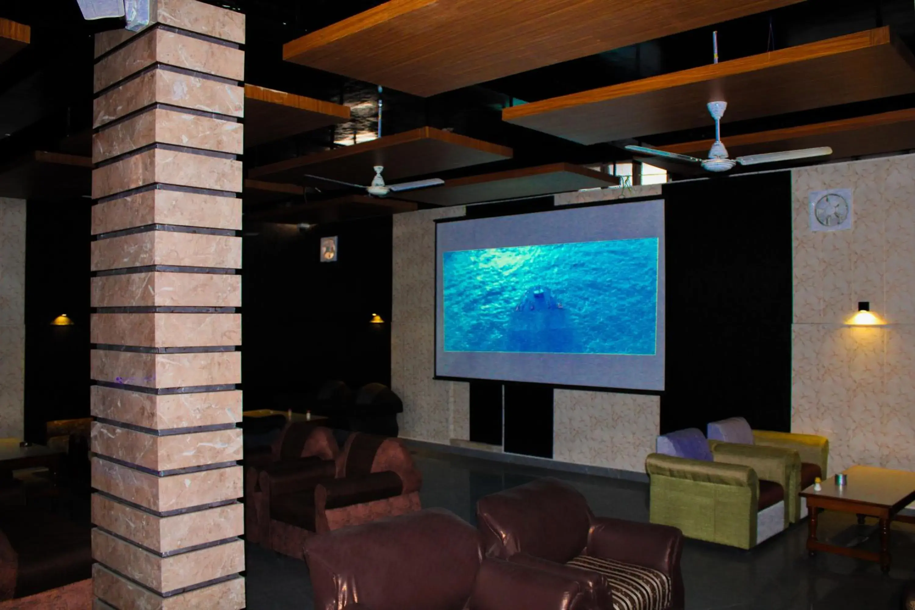 Restaurant/places to eat in Sangam Hotel Restaurant/places to eat in Sangam Hotel