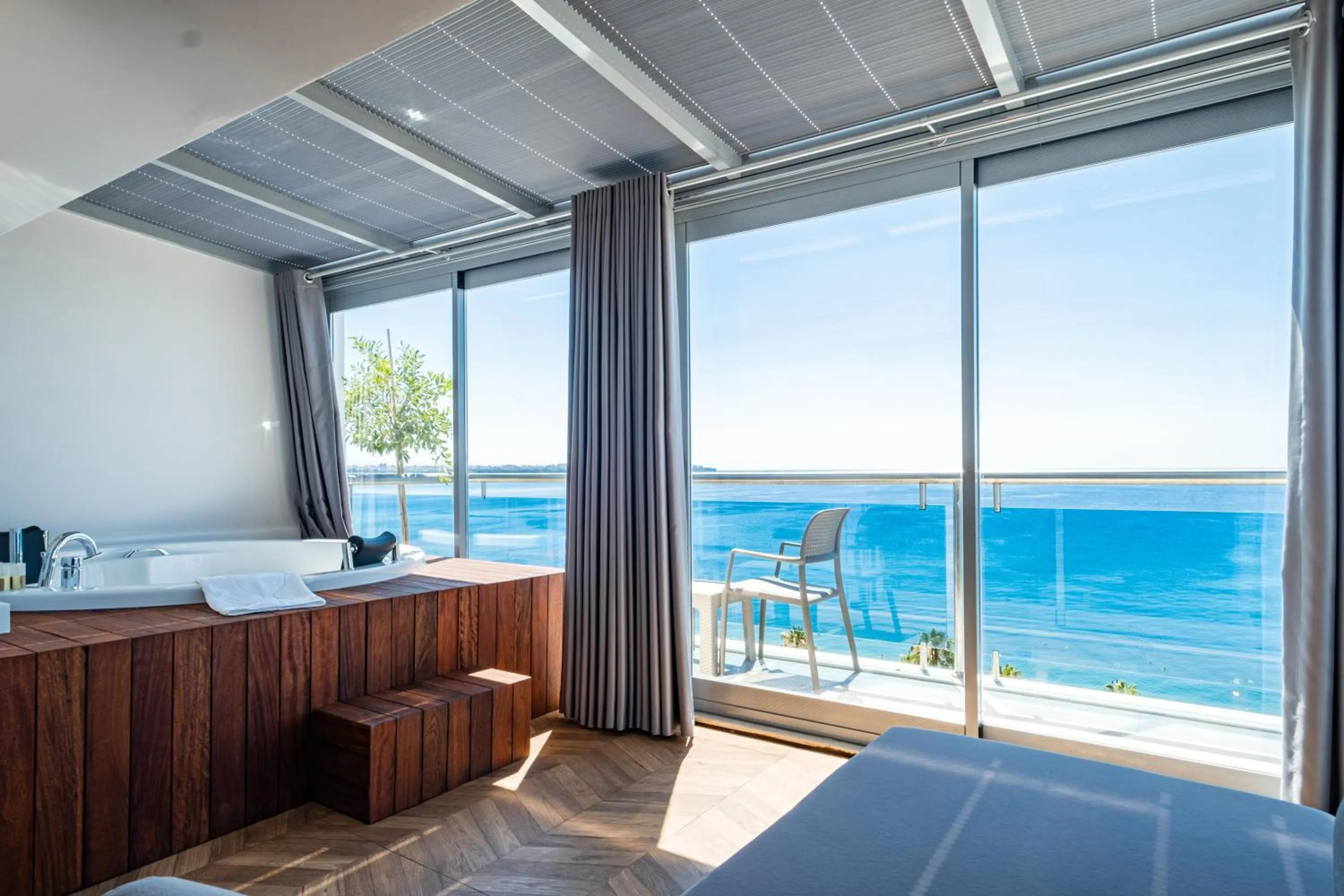 Sea view in PEARLY HOTEL