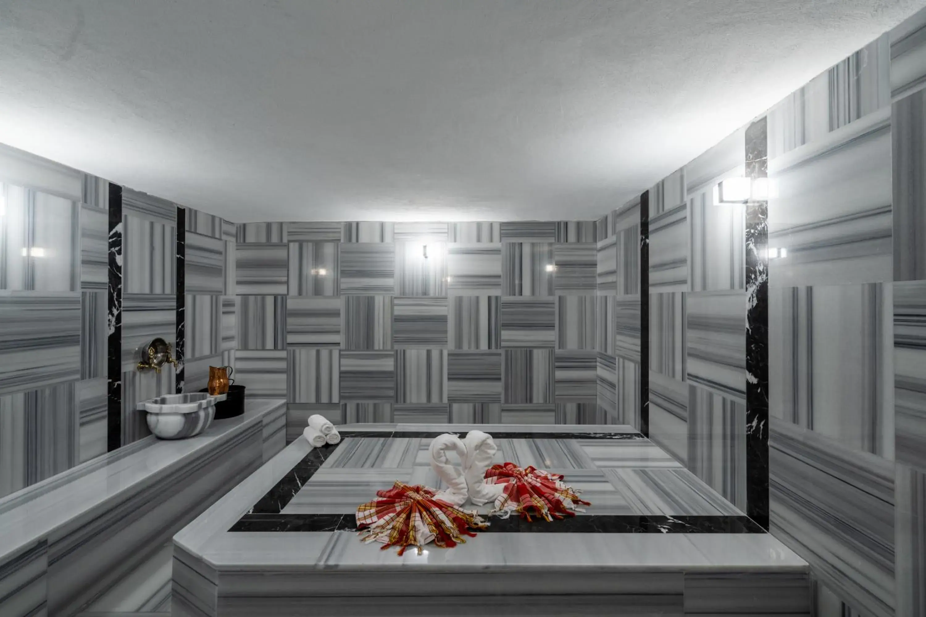 Spa and wellness centre/facilities in PEARLY HOTEL Spa and wellness centre/facilities in PEARLY HOTEL