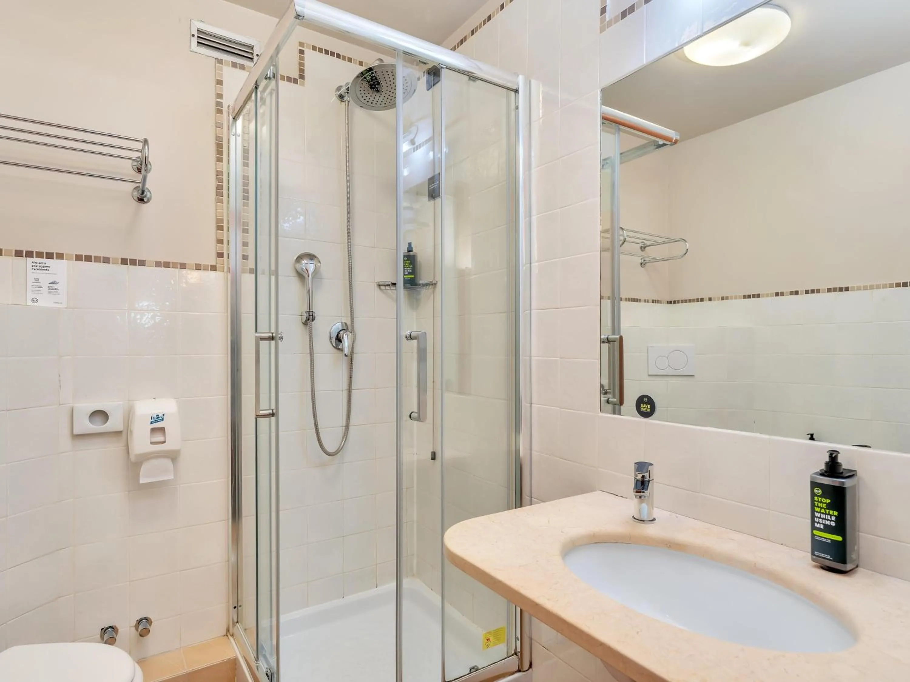 Bathroom in B&B Hotel Torino President