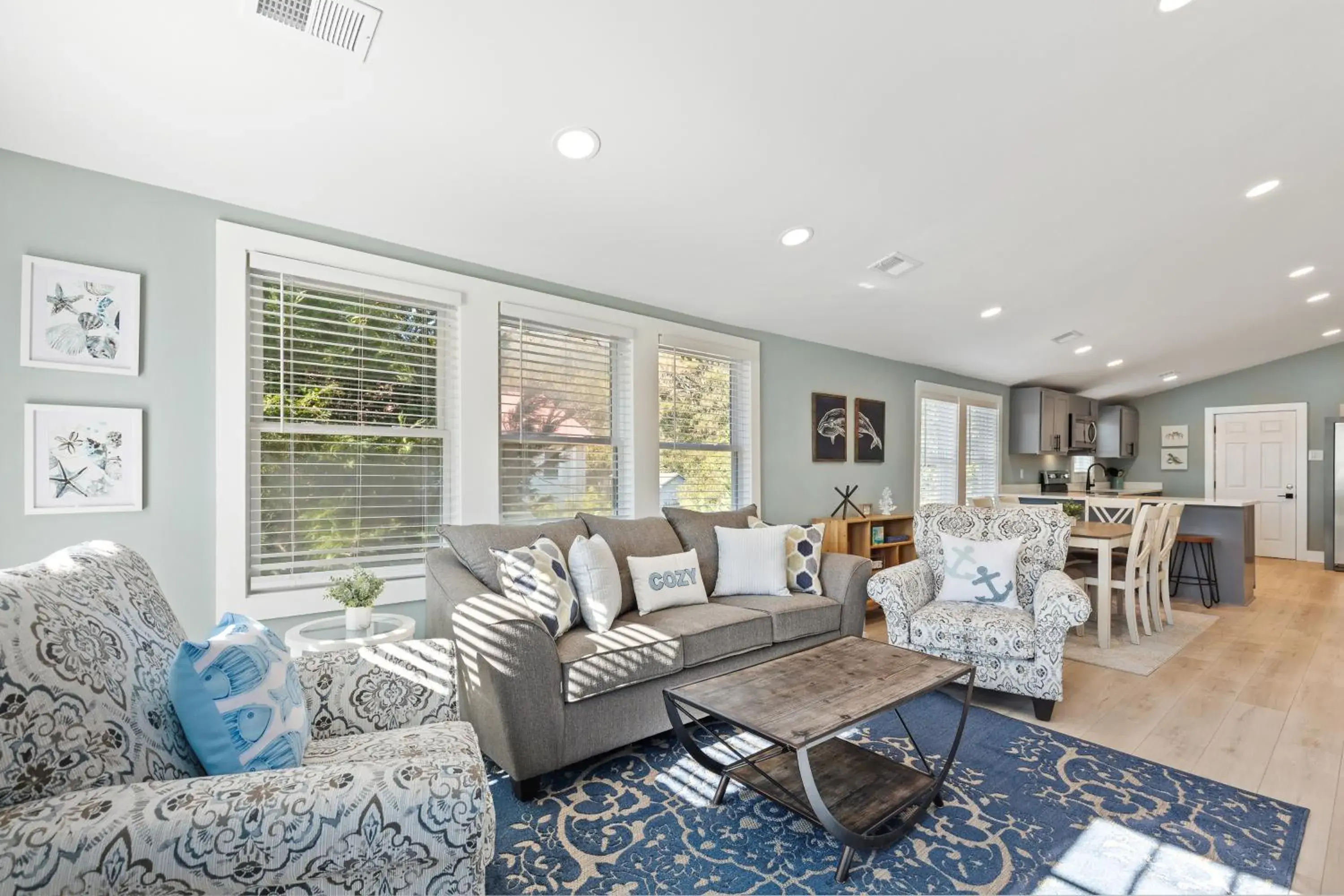 222 W Ashley - Sea Breeze - Minutes to the Ocean and Downtown Folly Beach 222 W Ashley - Sea Breeze - Minutes to the Ocean and Downtown Folly Beach