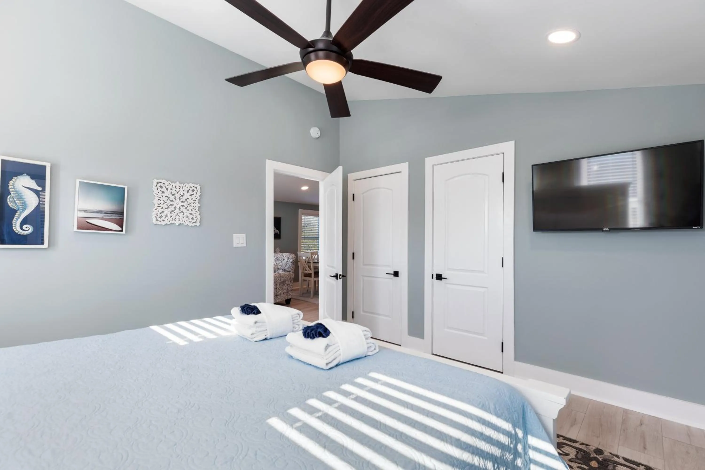 Bed in 222 W Ashley - Sea Breeze - Minutes to the Ocean and Downtown Folly Beach