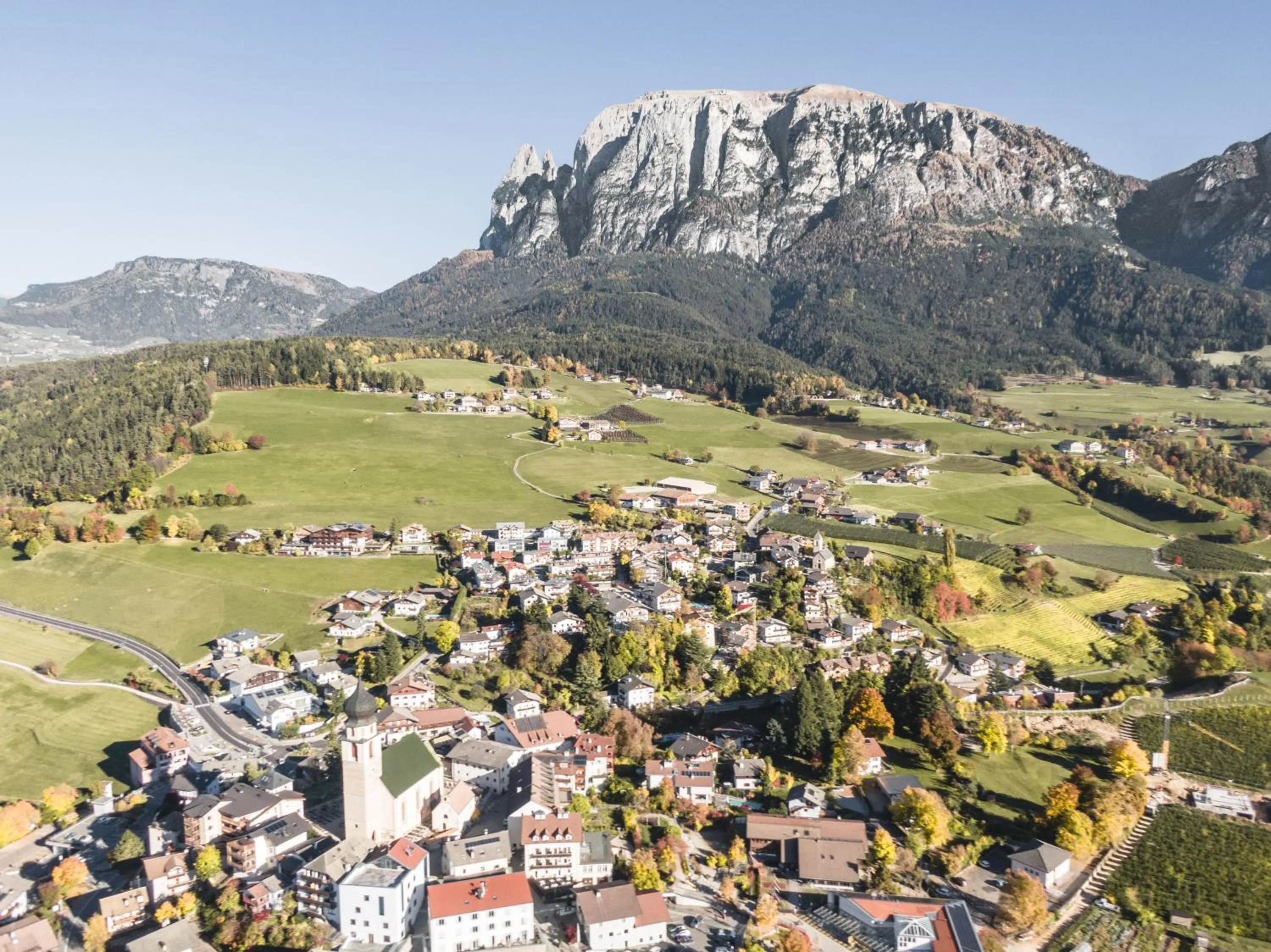 Staff in Hotel Emmy - five elements