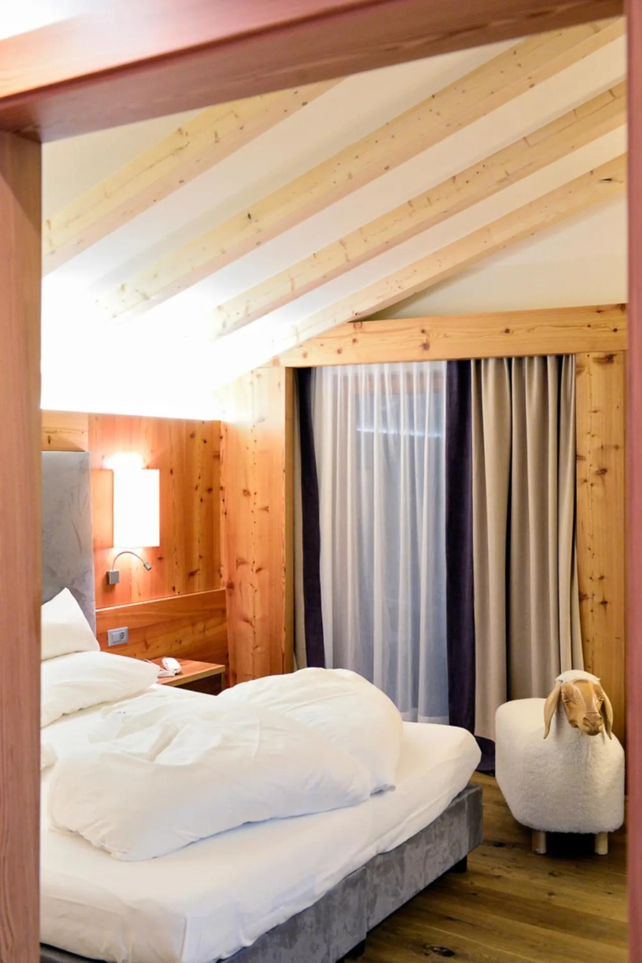 Bed in Hotel Emmy - five elements