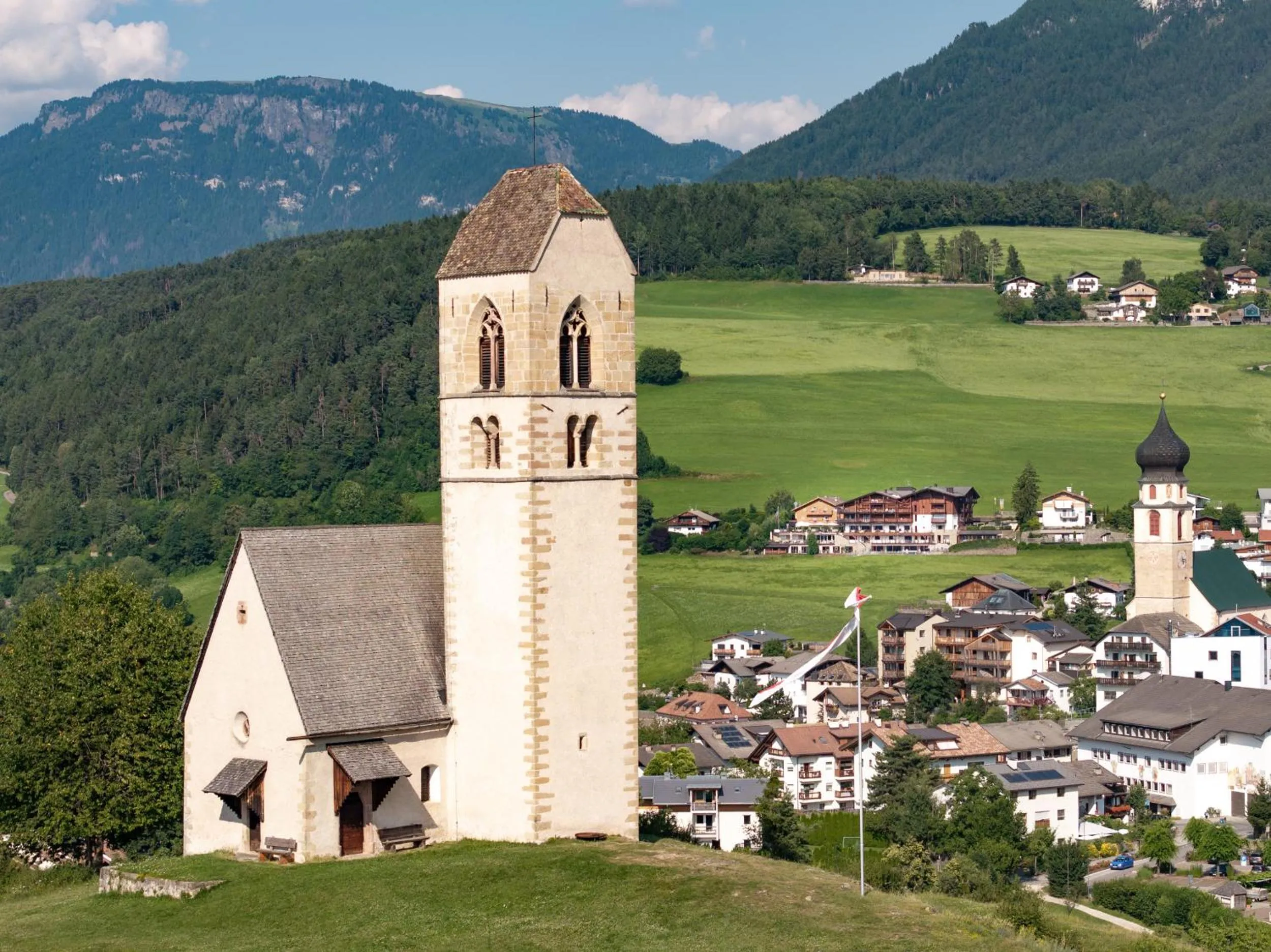 Nearby landmark in Hotel Emmy - five elements