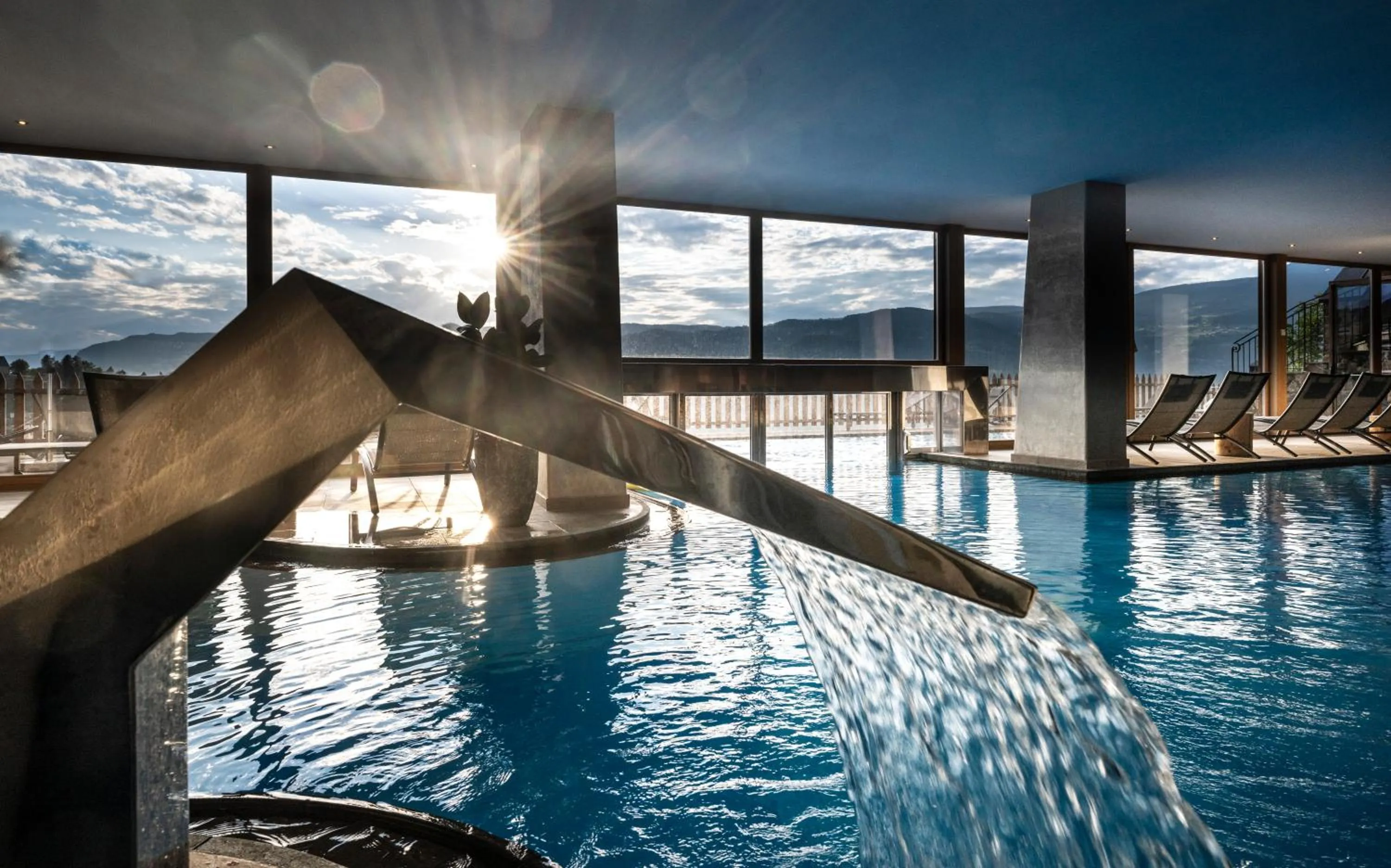 Swimming pool in Hotel Emmy - five elements