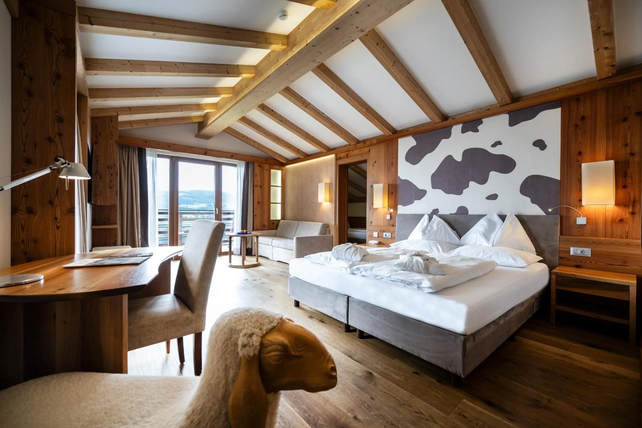 Living room, Bed in Hotel Emmy - five elements