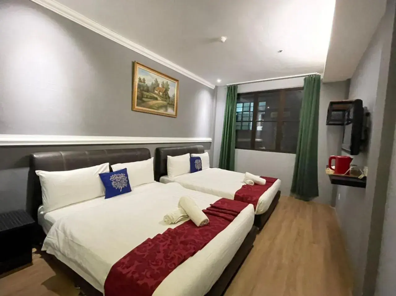 Photo of the whole room, Bed in RAE HOTEL BUKIT BINTANG