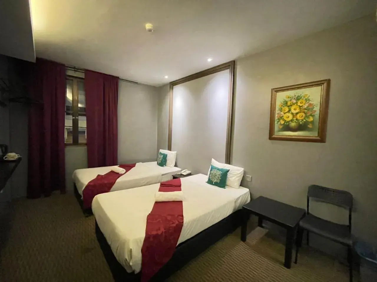 Photo of the whole room, Bed in RAE HOTEL BUKIT BINTANG