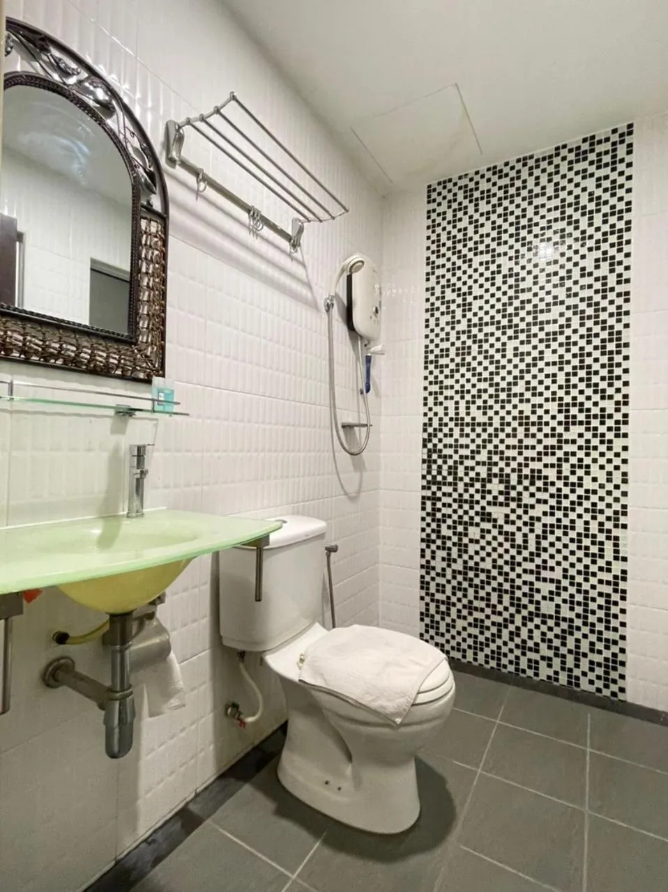 Bathroom in Rae Hotel Bukit Bintang