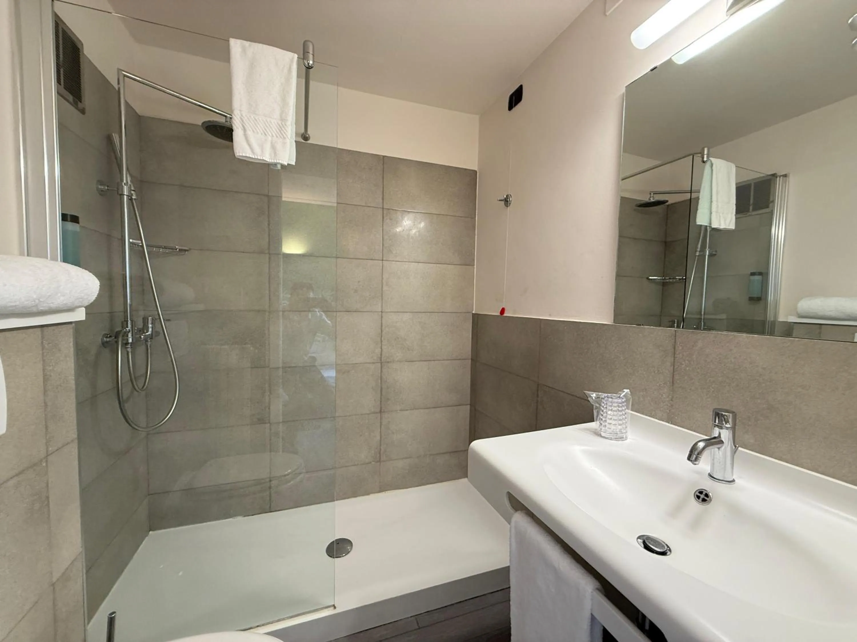 Shower in Hotel Europa Varese