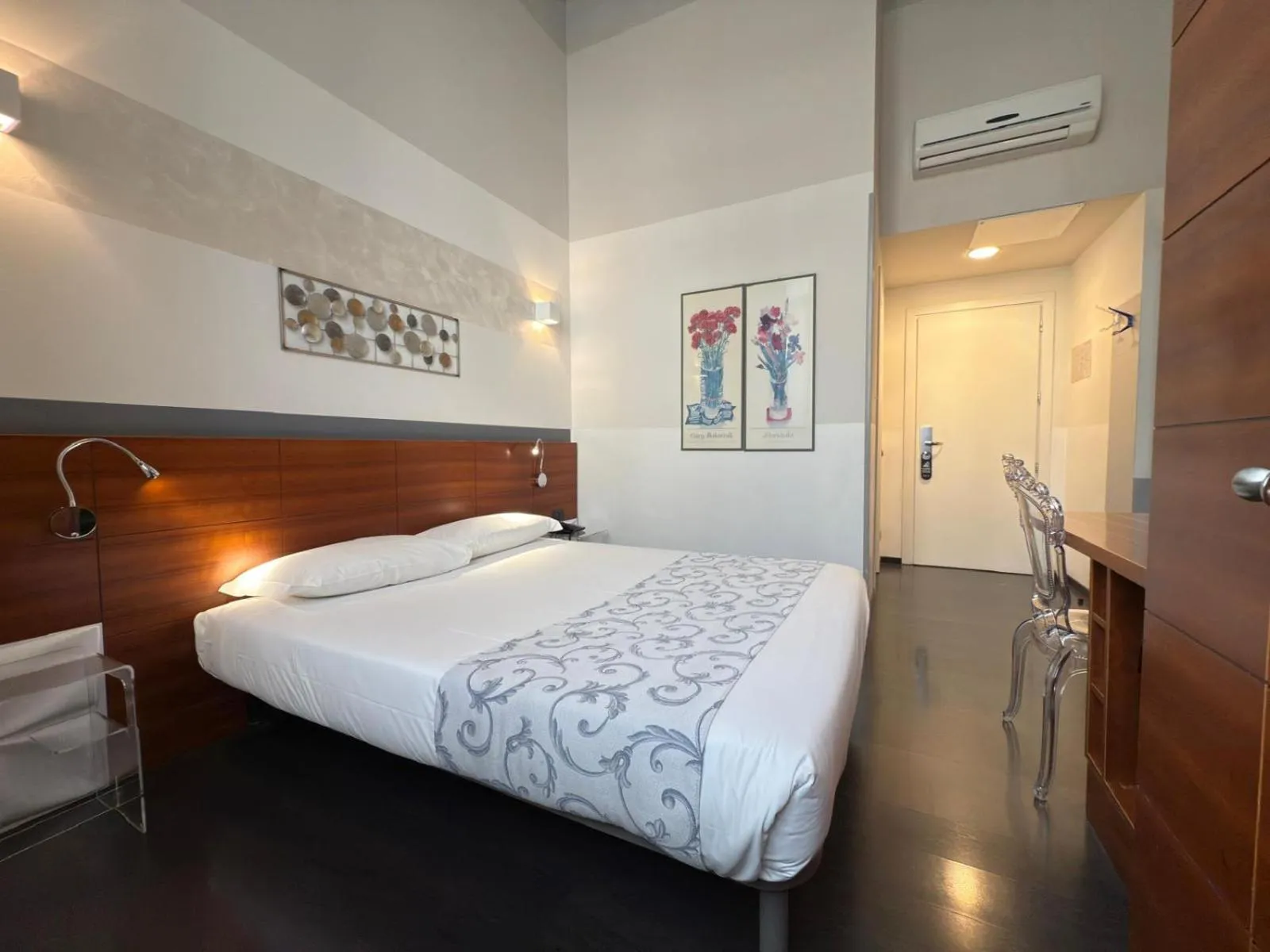 Bedroom, Bed in Hotel Europa Varese