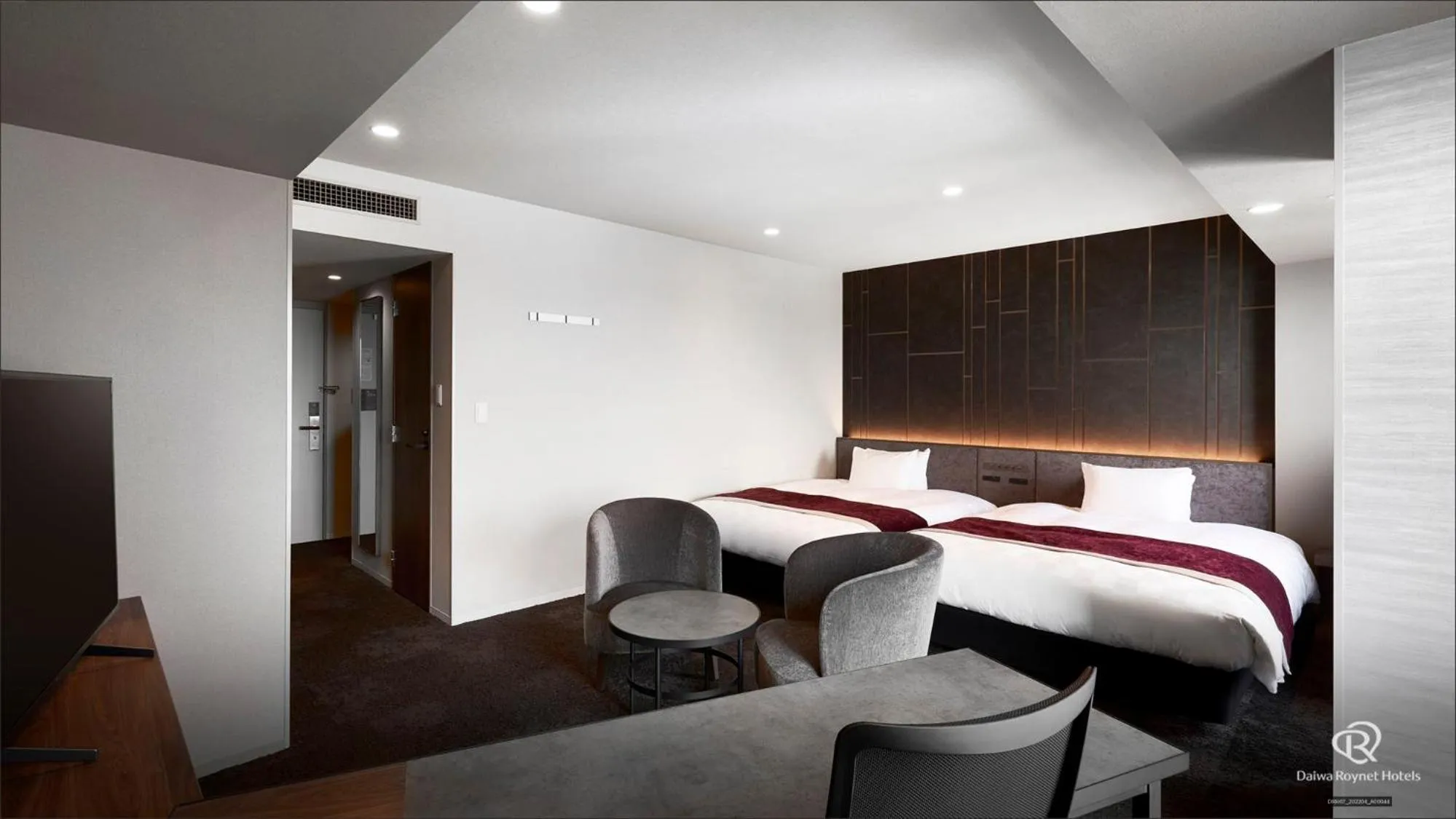 Photo of the whole room, Bed in Daiwa Roynet Hotel Kagoshima Tenmonkan PREMIER - former Daiwa Roynet Hotel Kagoshima Tenmonkan