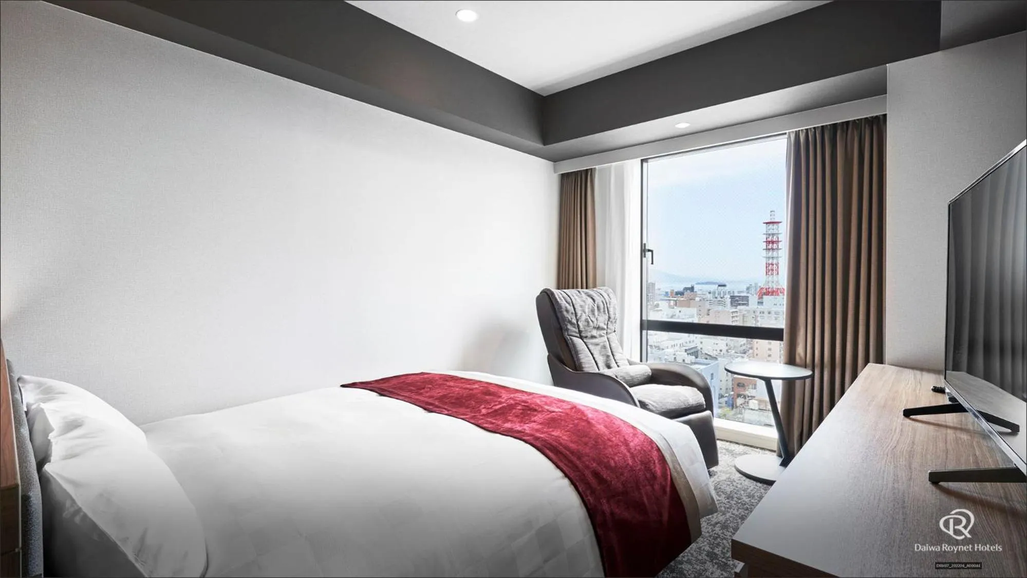 Photo of the whole room, Bed in Daiwa Roynet Hotel Kagoshima Tenmonkan PREMIER - former Daiwa Roynet Hotel Kagoshima Tenmonkan