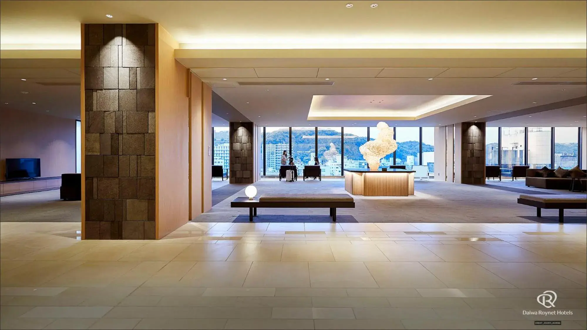 Lobby or reception, Bed in Daiwa Roynet Hotel Kagoshima Tenmonkan PREMIER - former Daiwa Roynet Hotel Kagoshima Tenmonkan Lobby or reception, Bed in Daiwa Roynet Hotel Kagoshima Tenmonkan PREMIER - former Daiwa Roynet Hotel Kagoshima Tenmonkan