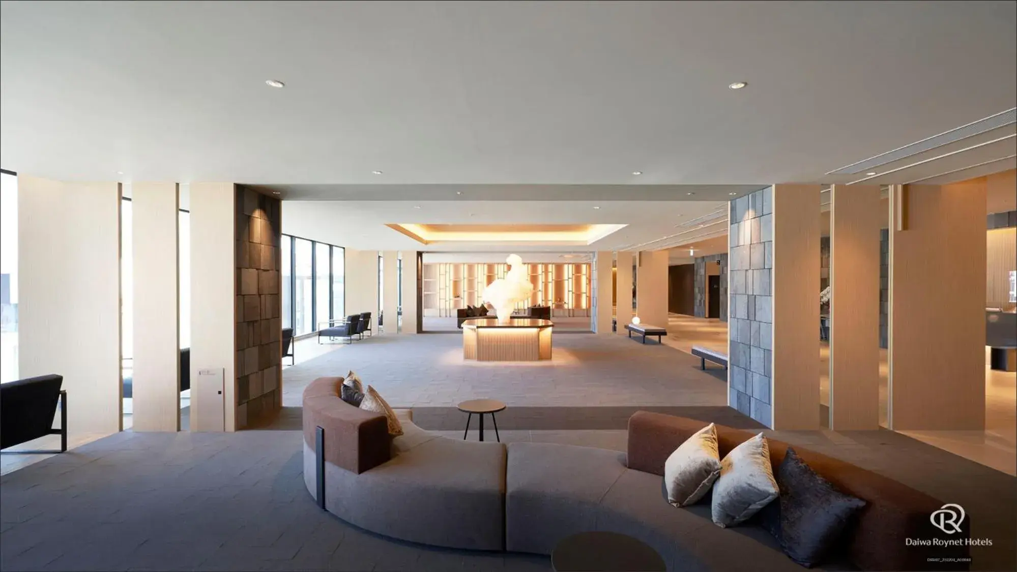 Lobby or reception, Bed in Daiwa Roynet Hotel Kagoshima Tenmonkan PREMIER - former Daiwa Roynet Hotel Kagoshima Tenmonkan Lobby or reception, Bed in Daiwa Roynet Hotel Kagoshima Tenmonkan PREMIER - former Daiwa Roynet Hotel Kagoshima Tenmonkan