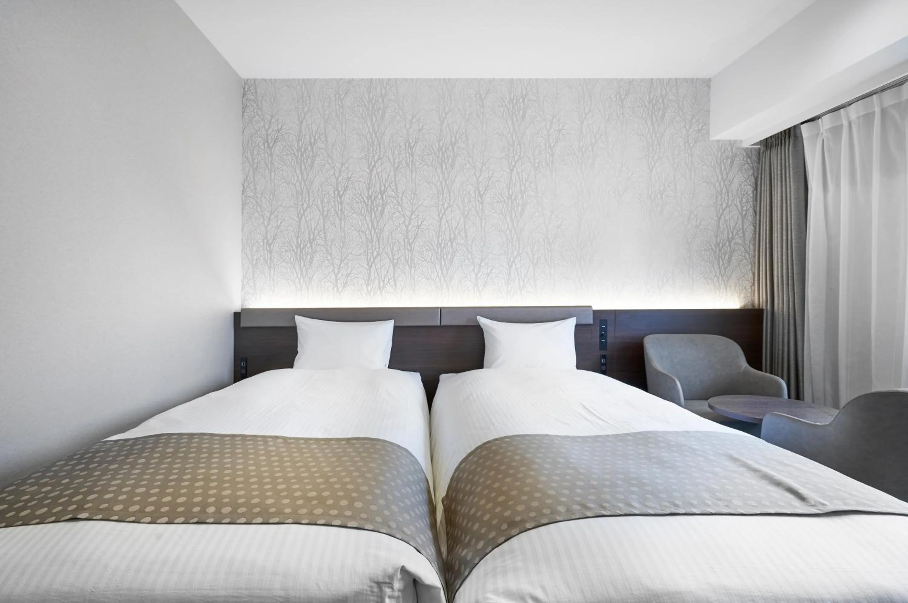 Photo of the whole room, Bed in Daiwa Roynet Hotel Sapporo Nakajima Koen